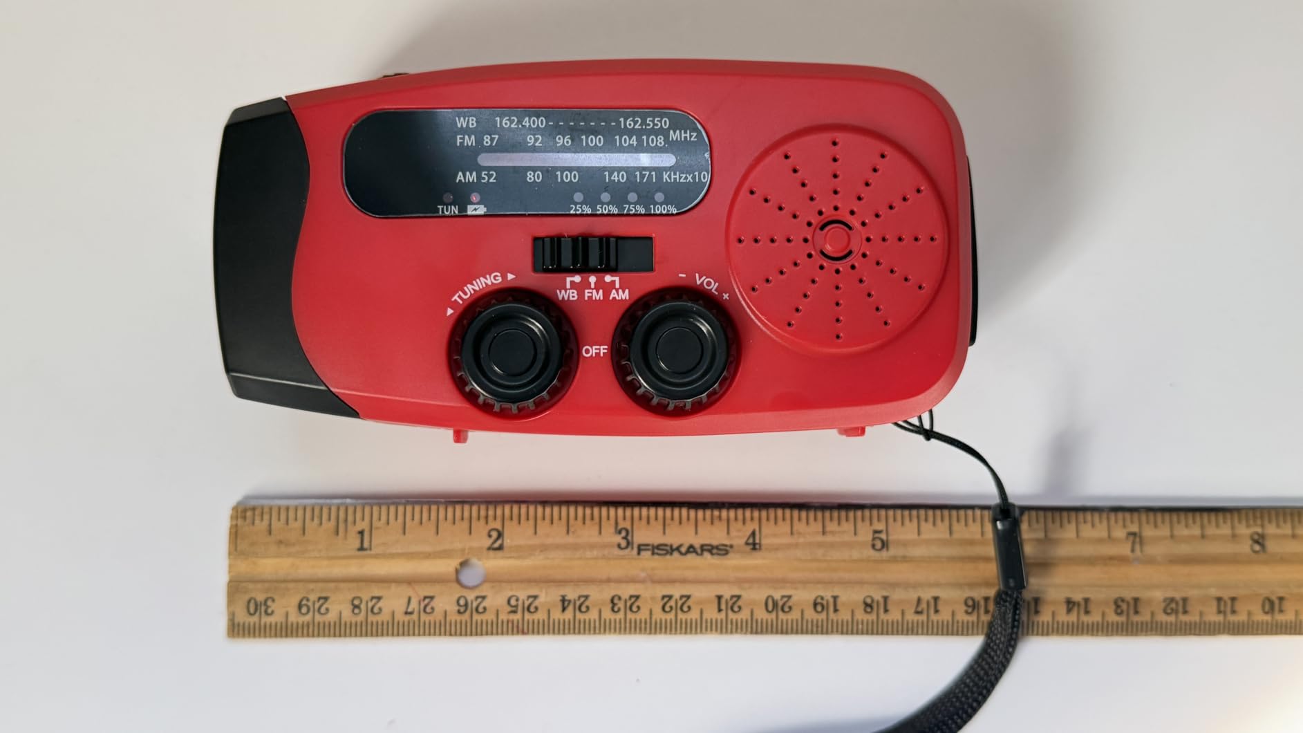 Emgykit Hand Crank Radio with AM/FM/NOAA Weather Band,for Emergencies | 3 LED Flashlights,SOS Function,Solar Powered,Hand Cranked, 2000mAh/7400mWh Charger,for Power Outage - Red customer photo 2