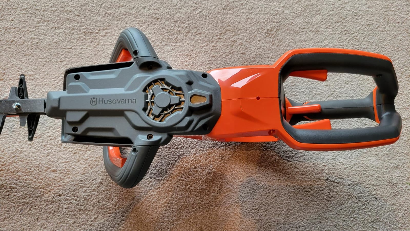 Husqvarna Hedge Master 320iHD60 Battery Hedge Trimmer, Garden Trimmer | 24