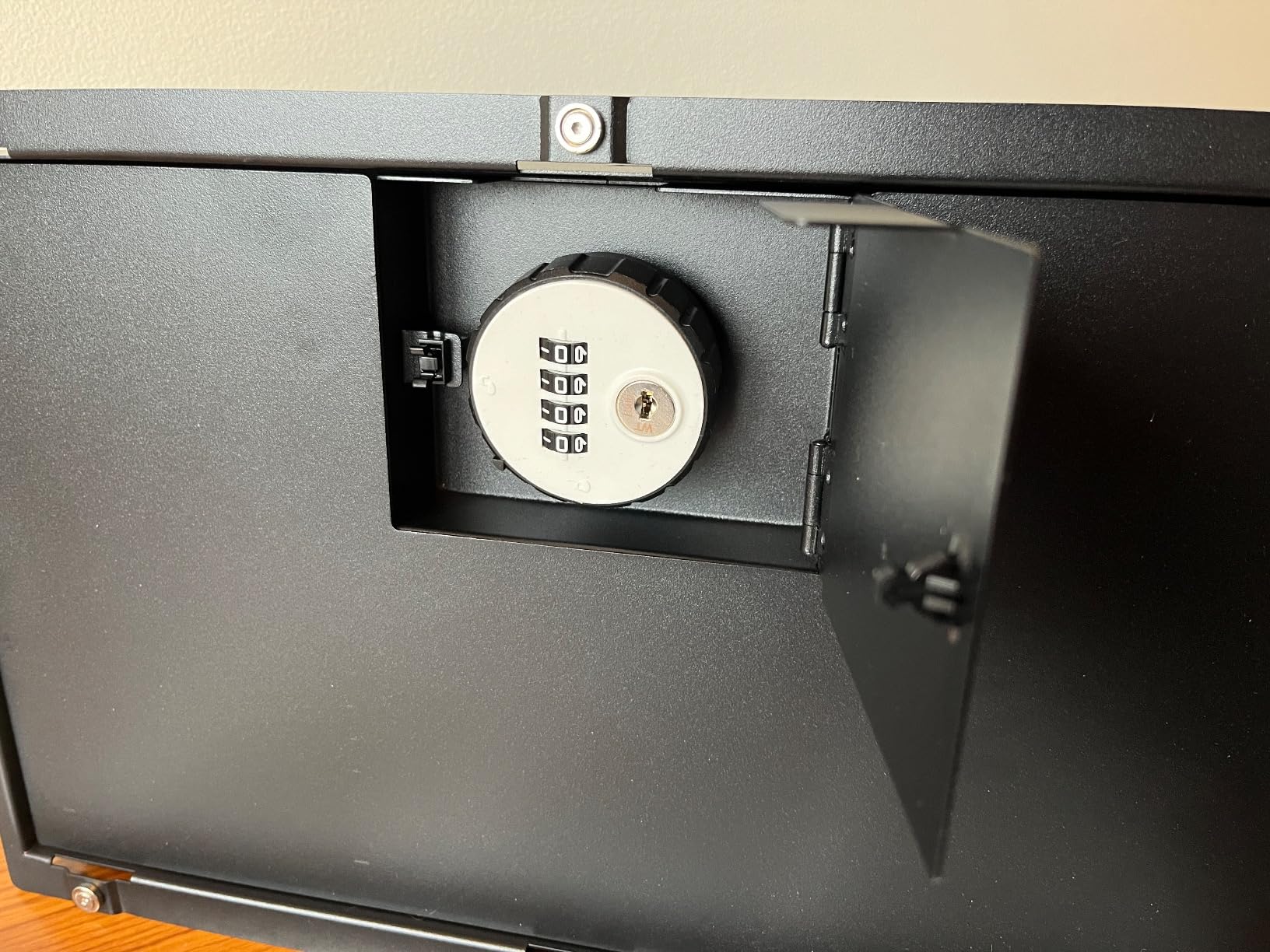 Elder Welder Hidden Wall Safe with Air Vent Cover, Combination Lock | Easy to Install, Fits Perfectly Between 16