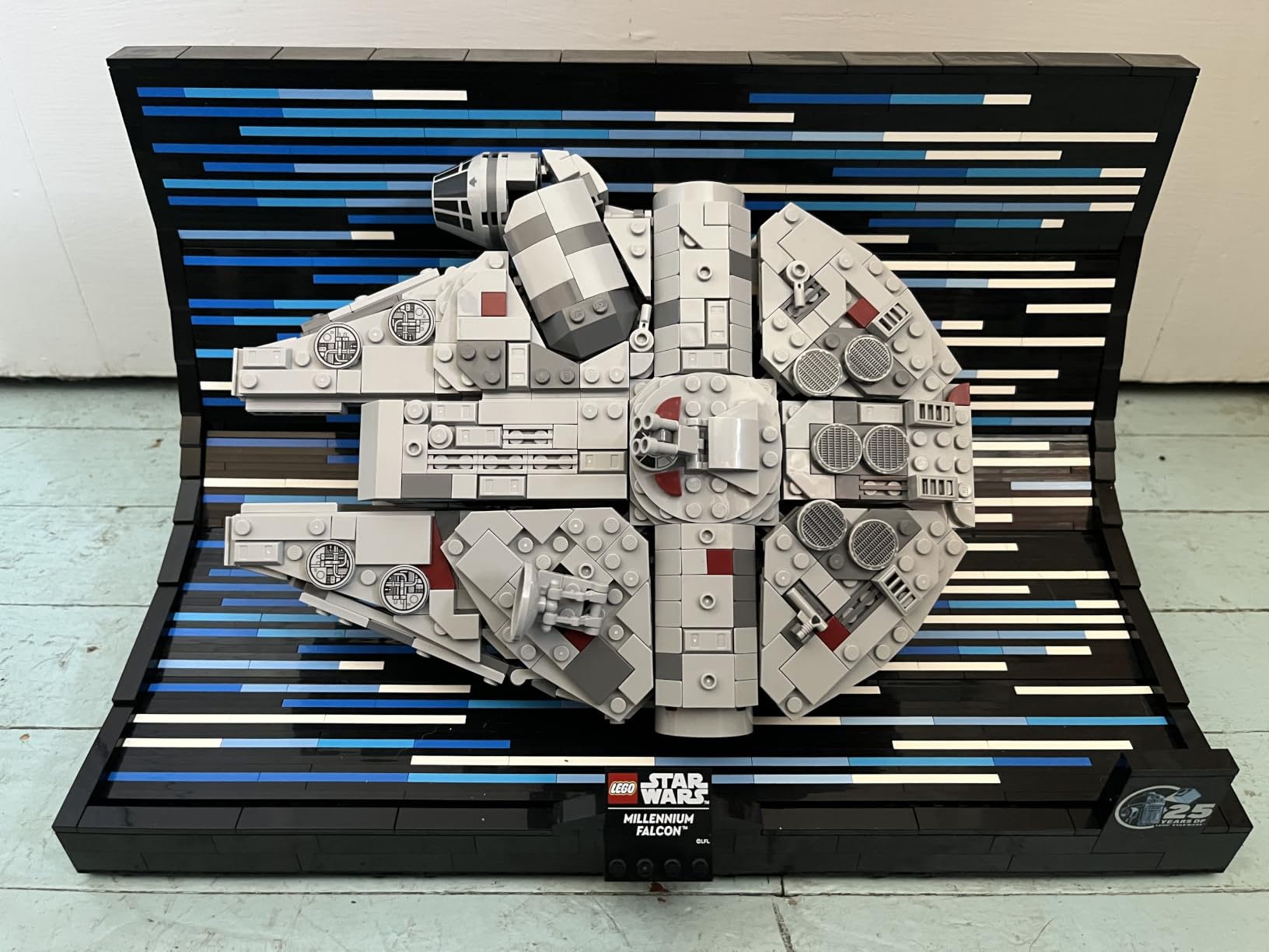 LEGO Star Wars Millennium Falcon 25th Anniversary 75375 customer photo 1