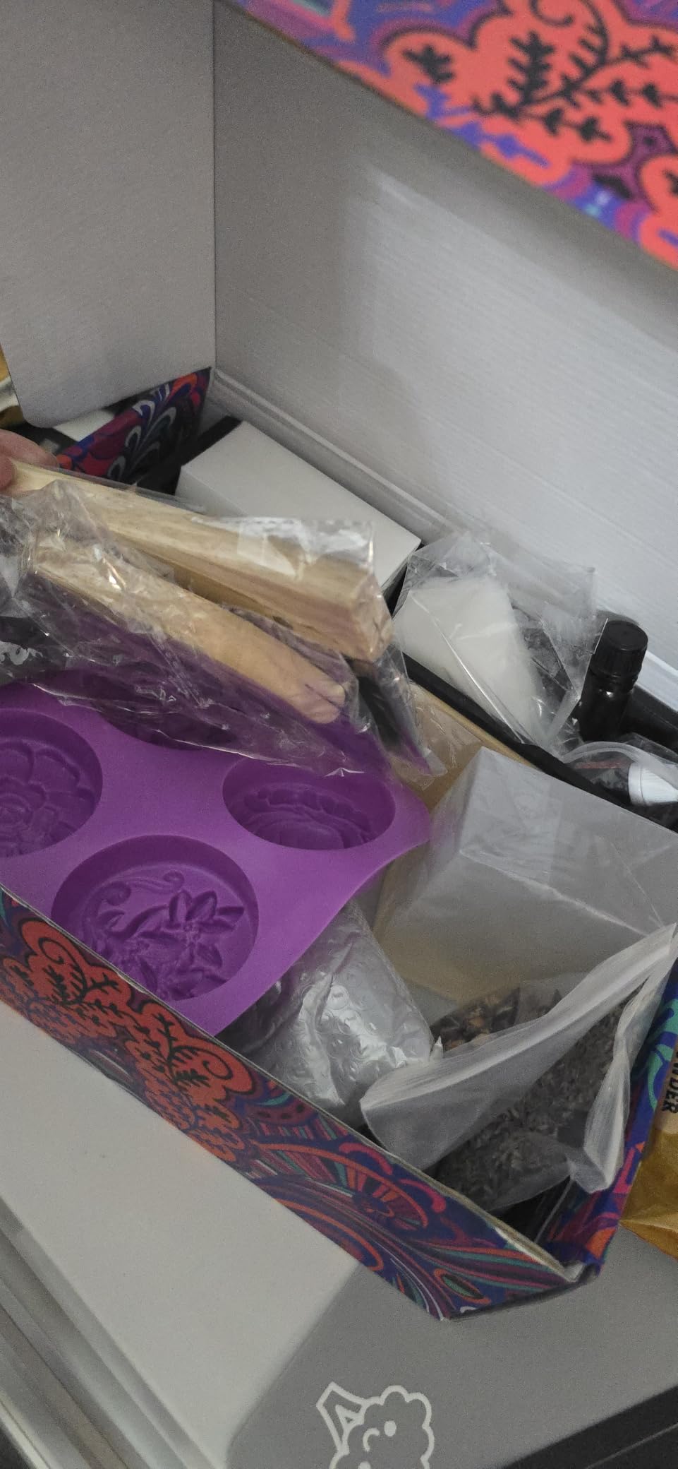 Wallace & Williamson Deluxe Soap Making Kit - Adults & Kids - Modern Floral Theme - Shea Butter Soap Base, Molds, Scents, Dyes, Tools & Instructions customer photo 2