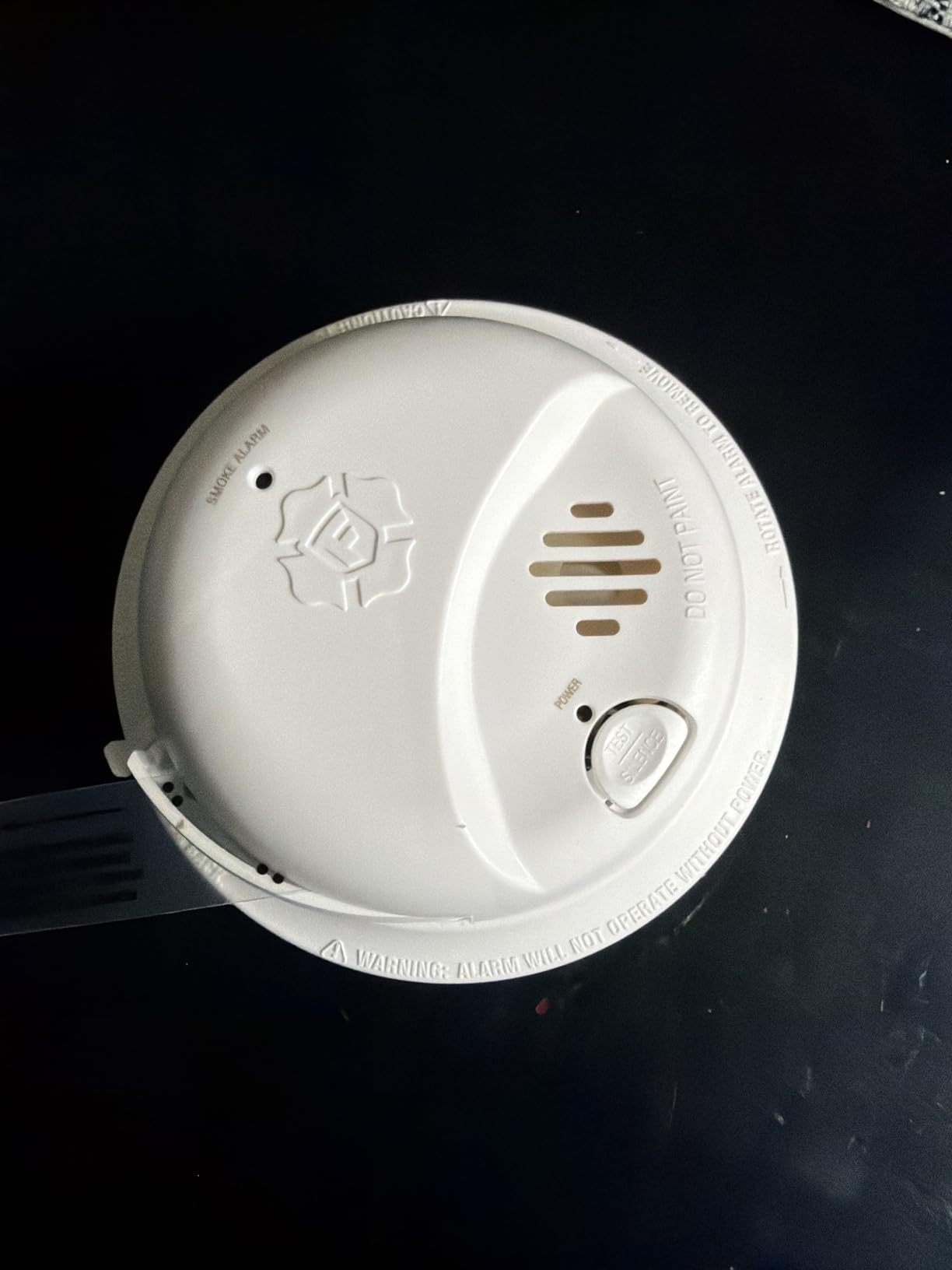 First Alert Smoke Alarm, Battery-Operated Detector with Test & Silence Button, SMI100, 1-Pack customer photo 1