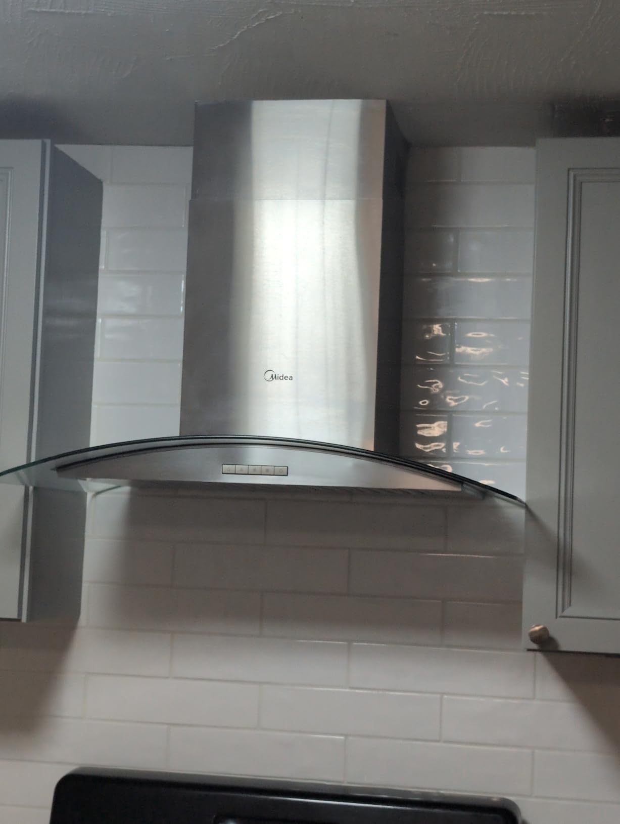Midea Wall Mount Range Hood 30 Inch 450 CFM Ducted/Ductless Convertible | Stainless Steel 3 Speed Exhaust Fan Vent Range Hood Curved Glass, 2 LED Lights, Baffle Filters customer photo 1
