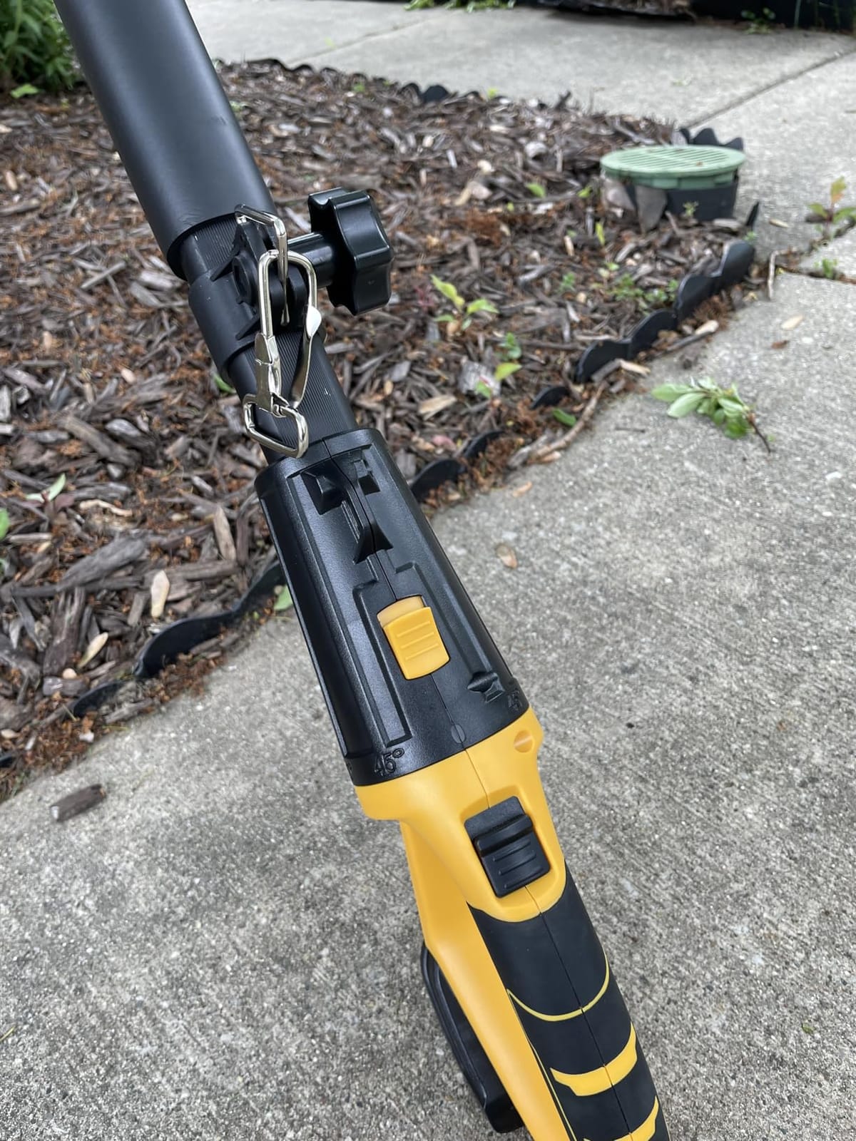 Alloyman 20V MAX Pole Hedge Trimmer,Telescoping Pole Hedge Trimmer,with 2 Packs 4.0Ah Batteries & Charger,8 Feet Hedge Trimmer for Shrubs Pruning customer photo 2