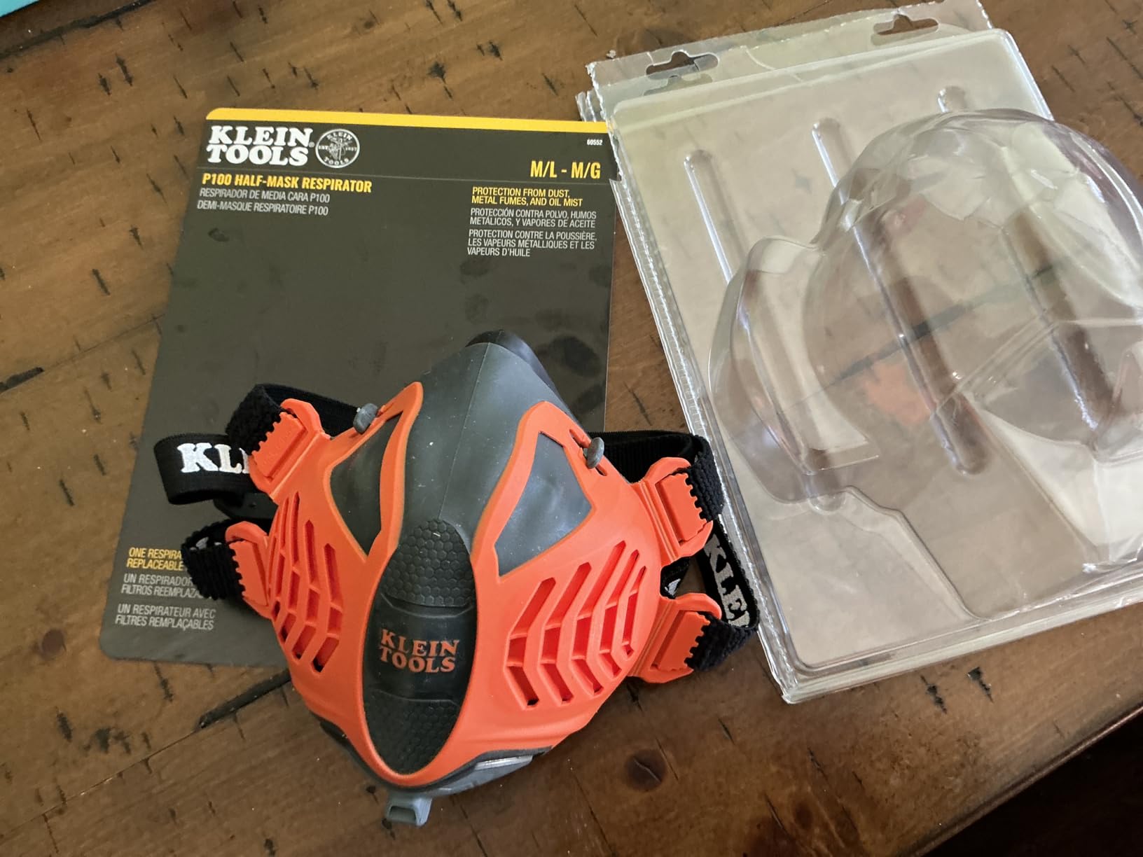Klein Tools 60552 Reusable P100 Half-Mask Respirator with Replaceable Filters for Dust, Metal Fumes, and Oil Mist, M/L customer photo 1