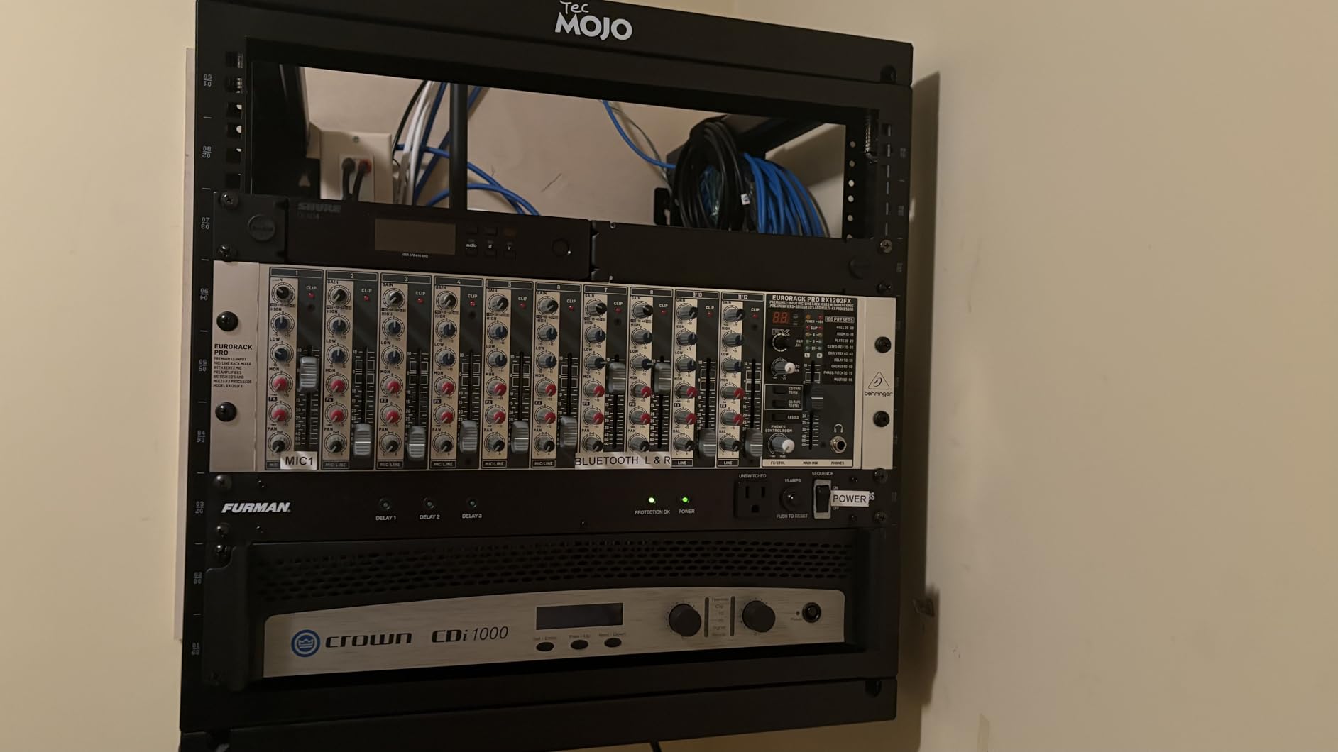 Tecmojo 9U Wall Mount Rack, Server Rack,Open Frame Server Rack,Network Rack for 19inch Computer/AV/Data/IT/Media Equipment,18inch Depth,16inch Apart Mounting Holes,Swing Gate,Square and Tapped Holes customer photo 2