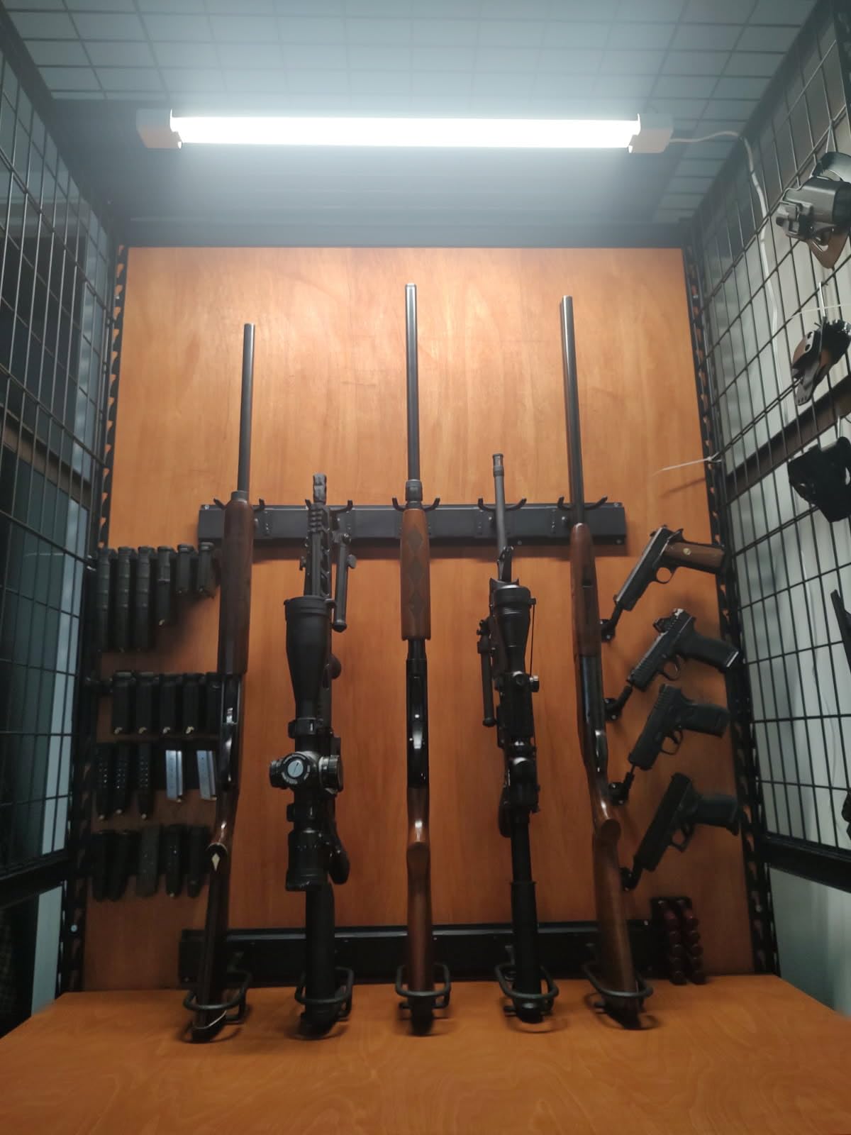 Gun Rack Wall Mount, Aluminium Alloy Gun Racks for Wall, Adjustable 4/8/12 Slot Indoor Gun Racks Securely Hold Shotguns Rifles Rack customer photo 1