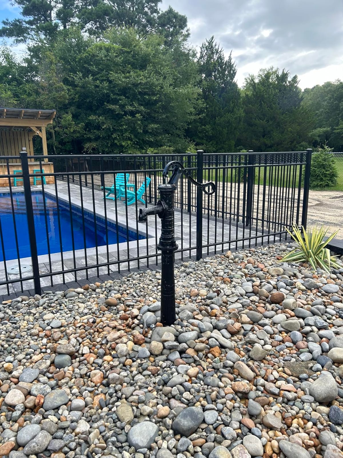 Hand Well Water Pump, Antique Manual Well Pump Pitcher Pump with Ring Handle and Base for Gardens Yard Parks Ponds (Pump+Base) customer photo 1