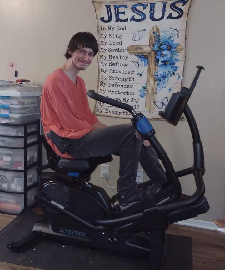 Teeter FreeStep Recumbent Cross Trainer Stepper, Zero-Impact Exercise Bike Alternative w/Patented Physical Therapy Stride, Up to 350lb, Free App w/Trainer Workouts customer photo 1