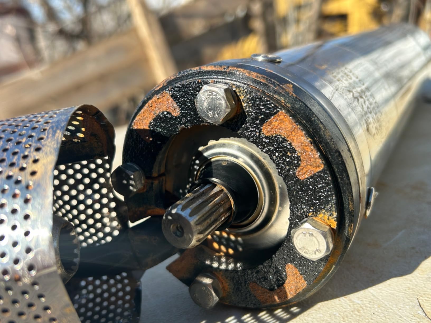 iMeshbean Submersible Deep Well Pump, 2 HP, 220V Submersible Water Pump with 100FT Power Cord, Heavy Duty, 37GPM, 427FT Max Head customer photo 1