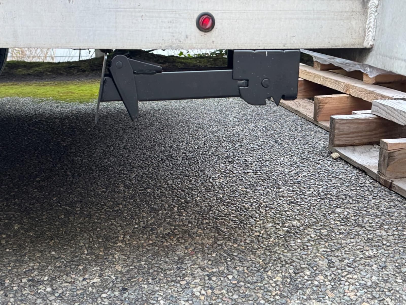 MaxxHaul 50970 Trailer Swing Down Stabilizer Jacks Telescoping RV Camper Accessories 1000 Lbs Capacity Each 12-18 inch | Set of 2 customer photo 2