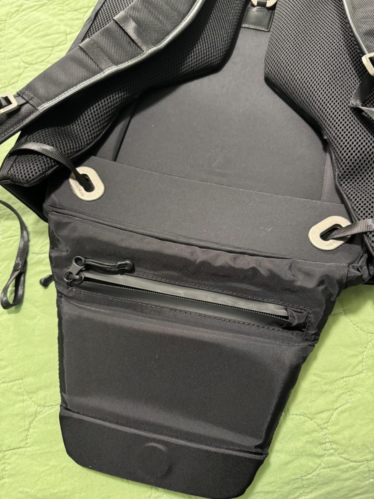 The Frenchie Co. - Anti-Theft Speed Backpack - Slim Minimalist - Hidden zippers and cut-resistant ballistic nylon - Secure travel, commuting and everyday carry customer photo 1