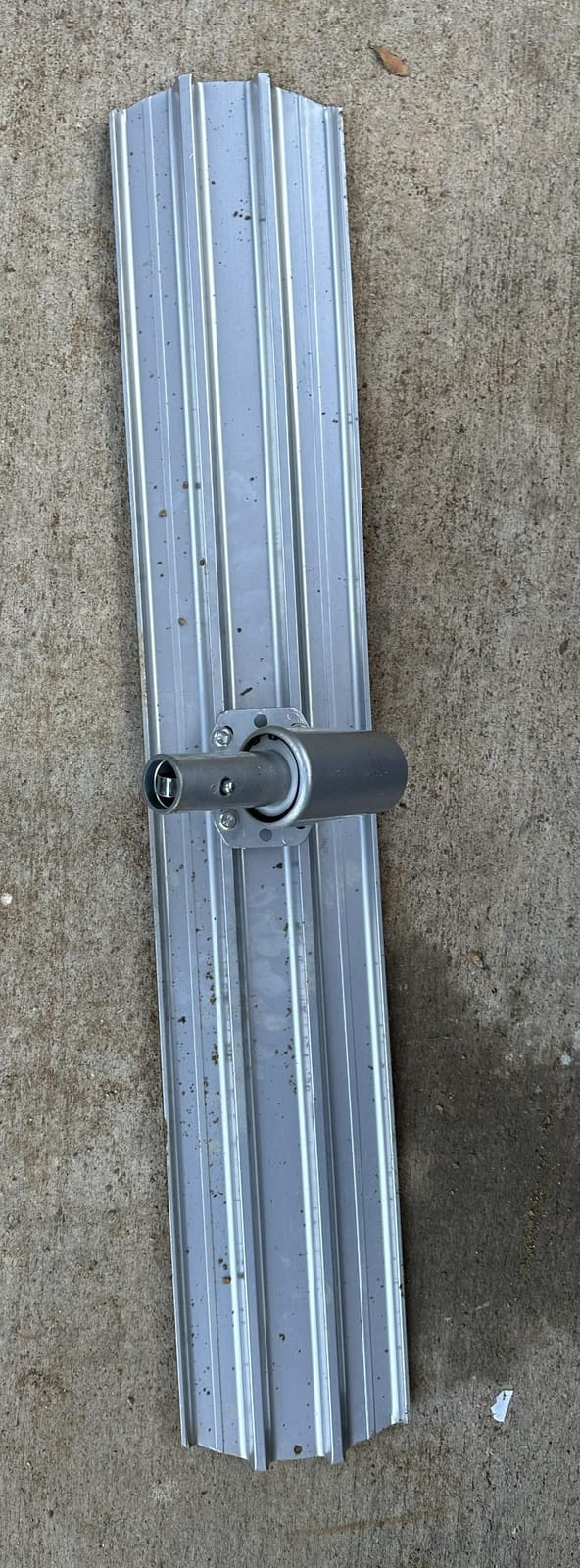 Aluminum Magnesium Alloy Concrete Float, 48x8 Inch | Round End, Adjustable Bracket, 56 inch, Extendable Handles x 4, Screeding and Finishing Tool Kit customer photo 2