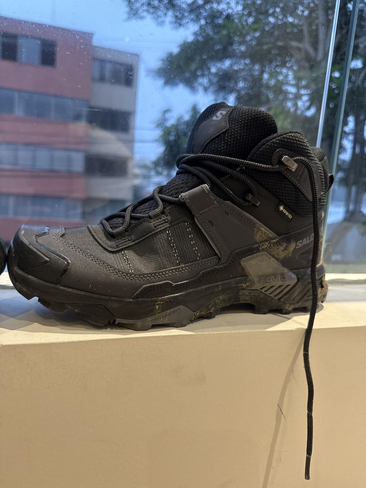 Salomon Men's X Ultra 5 Mid GTX Hiking Boots customer photo 1