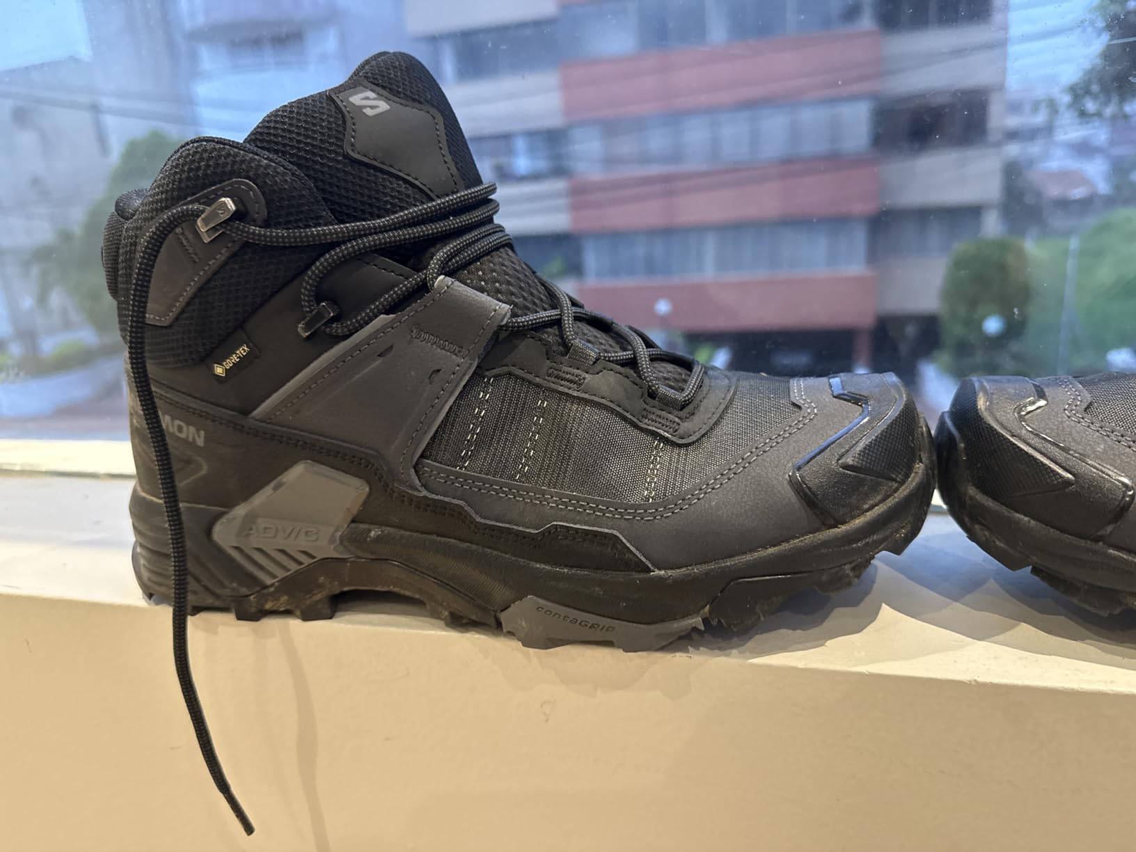 Salomon Men's X Ultra 5 Mid GTX Hiking Boots customer photo 2