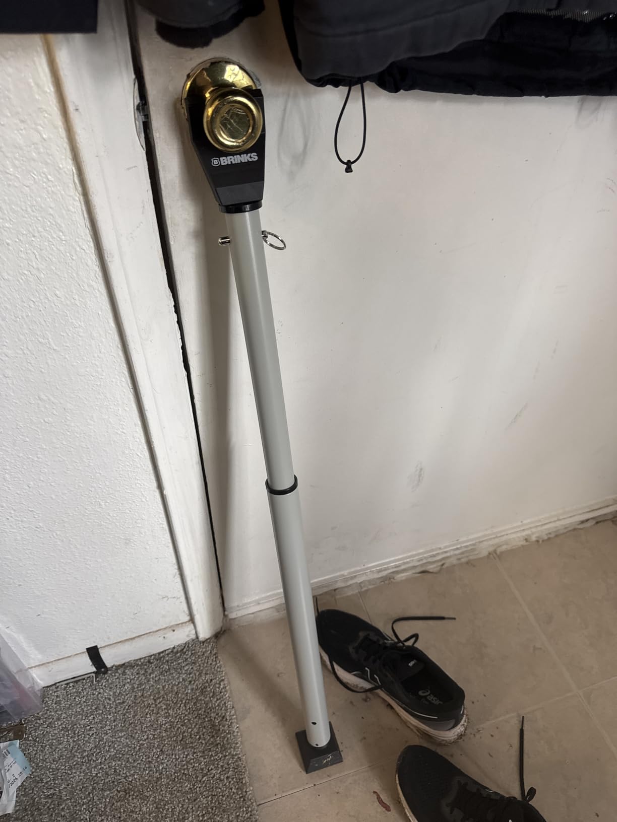 BRINKS Door Security Bar - Adjustable Brinks Door Security Bar for Travel, School, Dorm and Home - Door Jammer for Hinged Doors and Sliding Door Security - Black customer photo 2