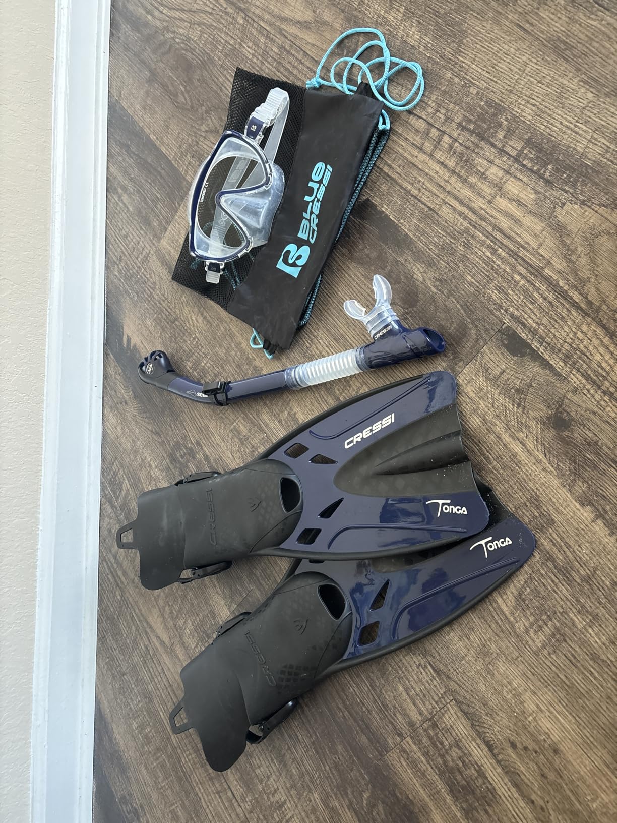 Cressi Snorkeling Set - Short Adjustable Fins, Silicone Mask, and Dry Snorkel - Compact for Travel customer photo 1