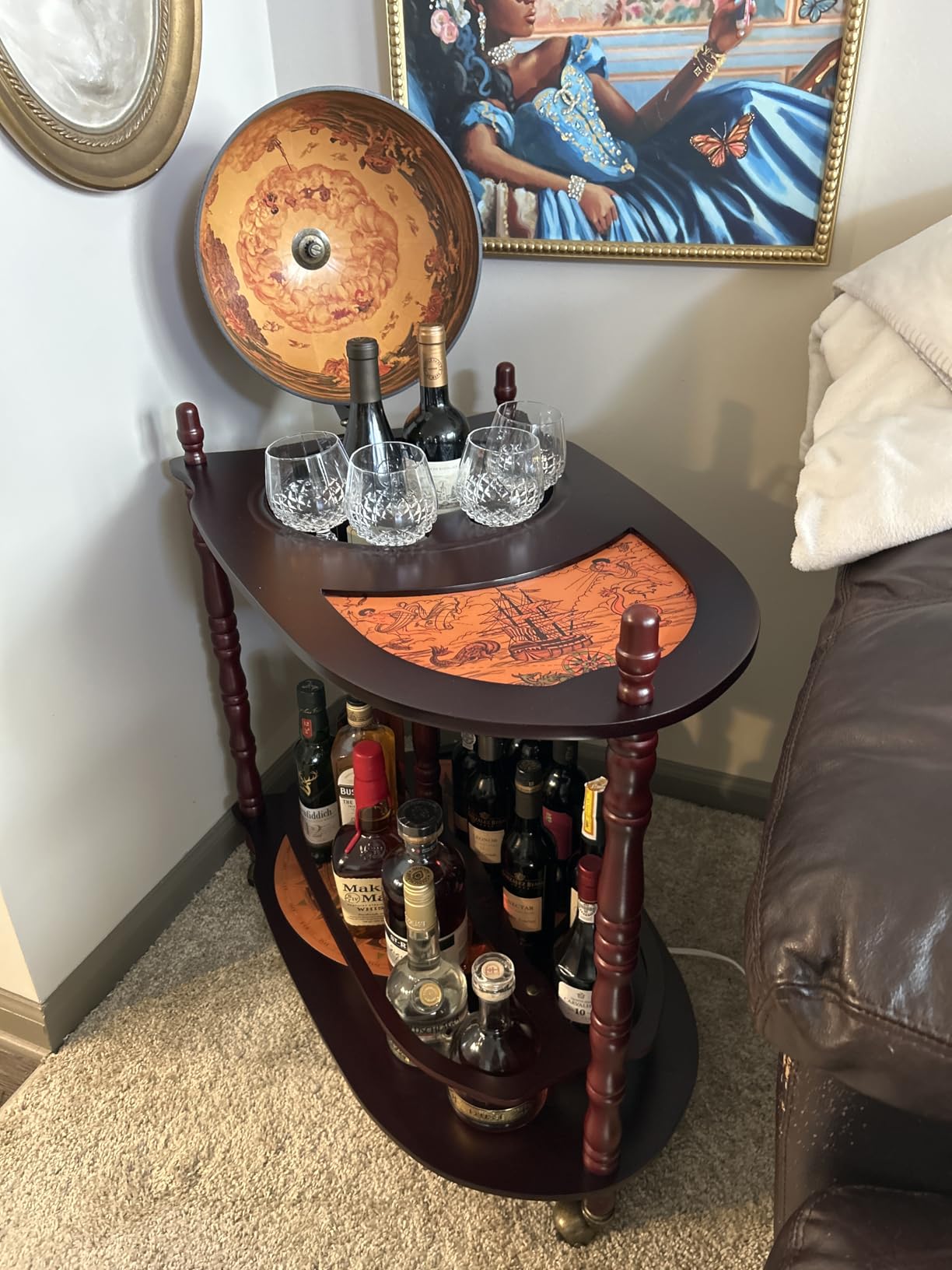Globe Bar, 34.5