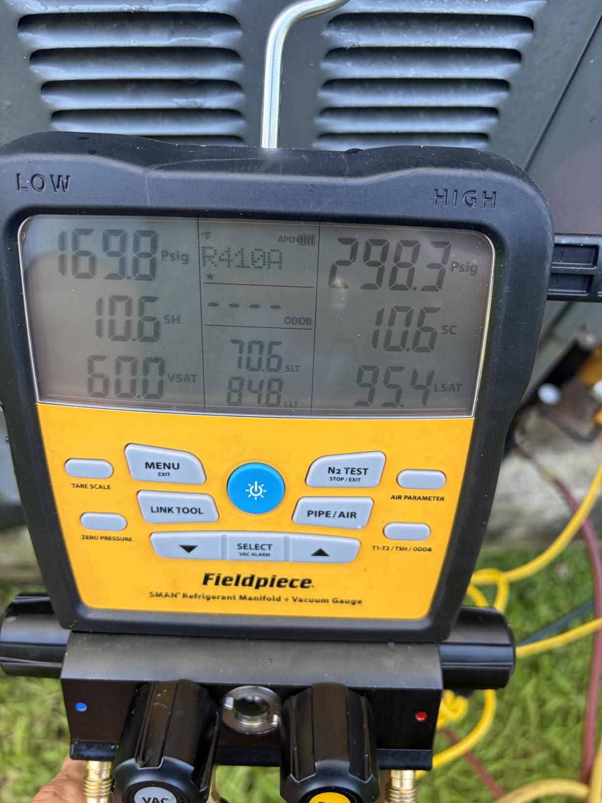 Fieldpiece SM482V Wireless 4-Port SMAN Refrigerant Manifold with Vacuum Gauge - Digital Gauges for HVAC & Refrigeration customer photo 1