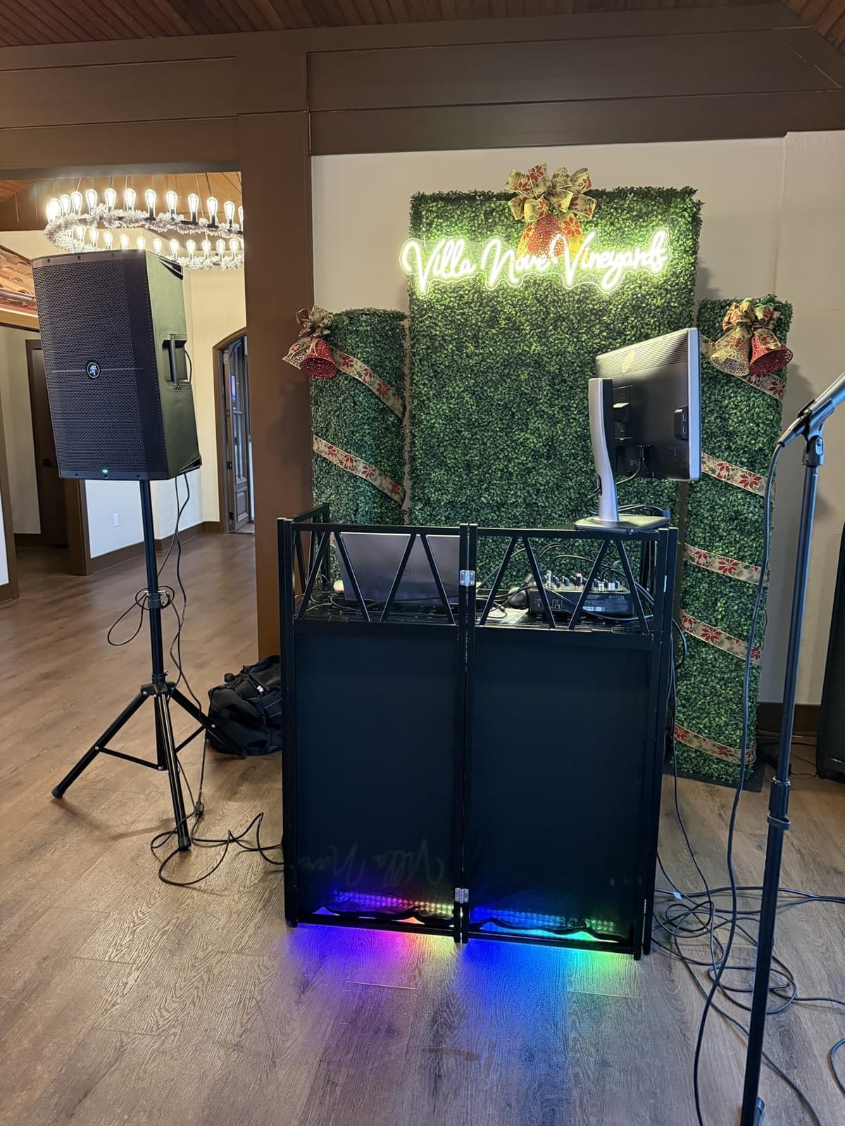 RDCMKL DJ Table Stand Portable Booth, All-Metal Heavy-Duty Foldable DJ Stand, Iron Plate Surface DJ Facade Booth, with 8 Machine-Washable Scrims, Travel Bag customer photo 1