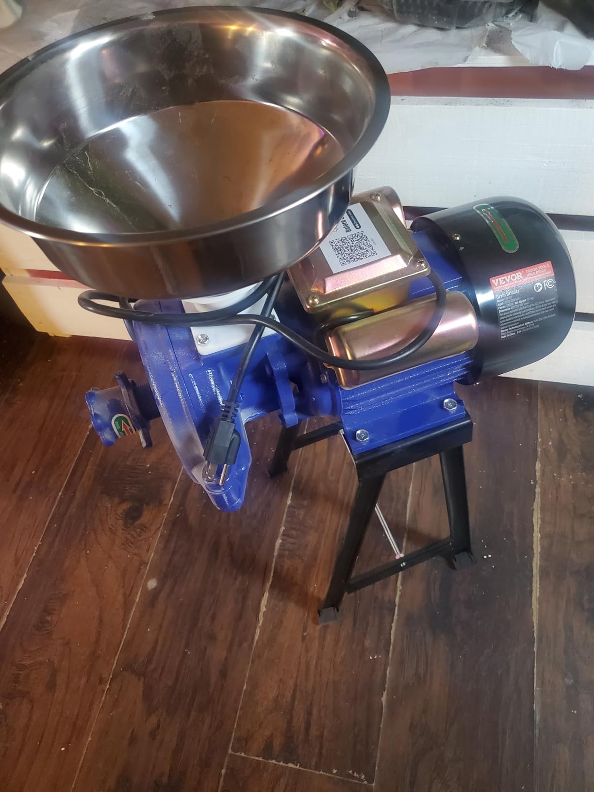 VEVOR Electric Grain Mill Grinder, 3000W Spice Grinders, Commercial Corn Mill with Funnel, Thickness Adjustable Powder Machine, Heavy Duty Feed Flour Cereal Mill Wheat Grinders, Dry Grinder | For Commercial Kitchens, Fast Pulverizing For Spices Corn Coffee, Funnel Hopper For Bulk Feeding, Fine Powde customer photo 1