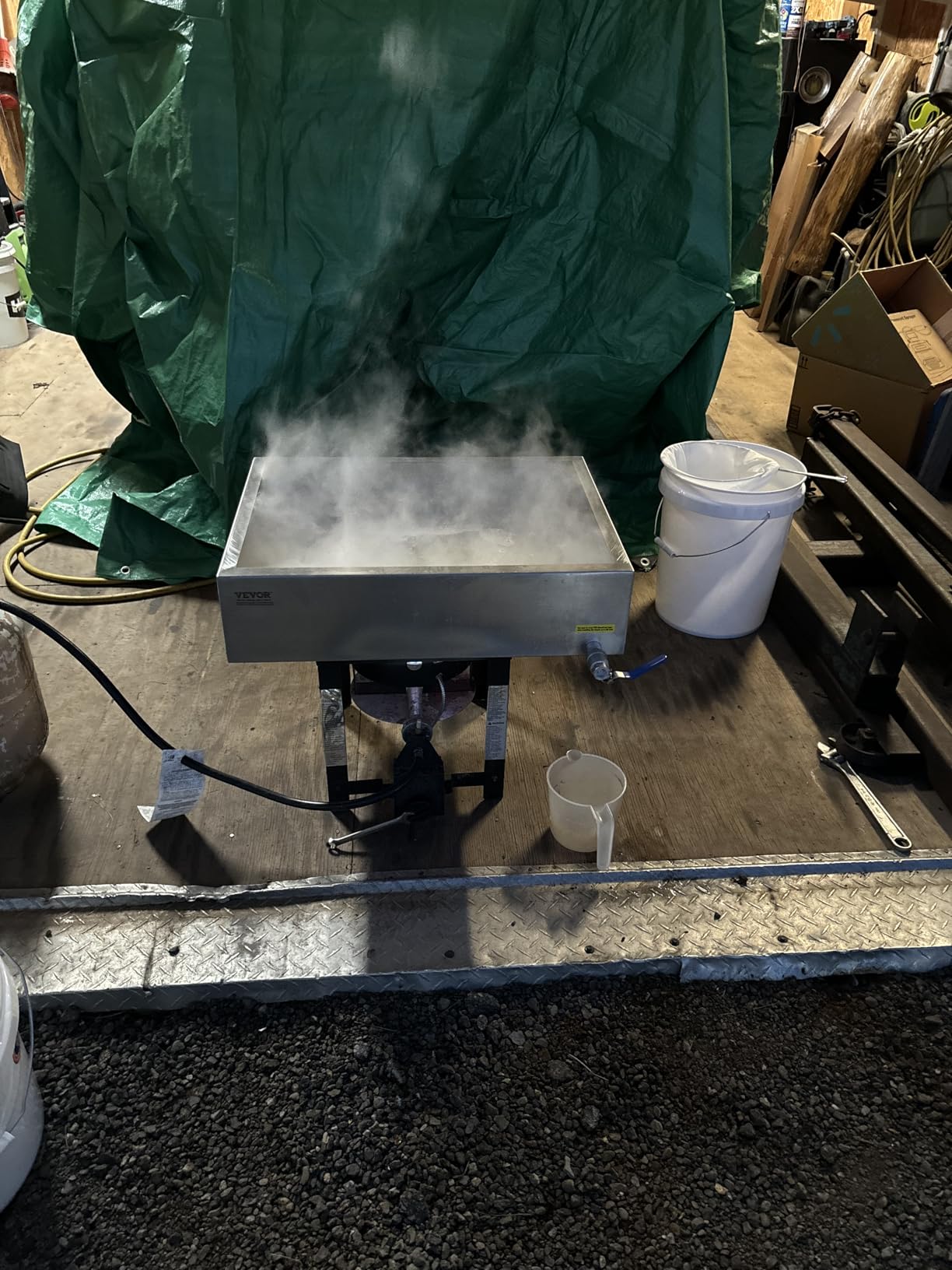 VEVOR Maple Syrup Evaporator Pan, 35 Gal, 36 x 24 x 9.3 Inch Maple Syrup Pan, 304 Stainless Steel Maple Syrup with Thermometer, 2 Valves and 3 Heating Methods, for Home, Outdoor customer photo 2