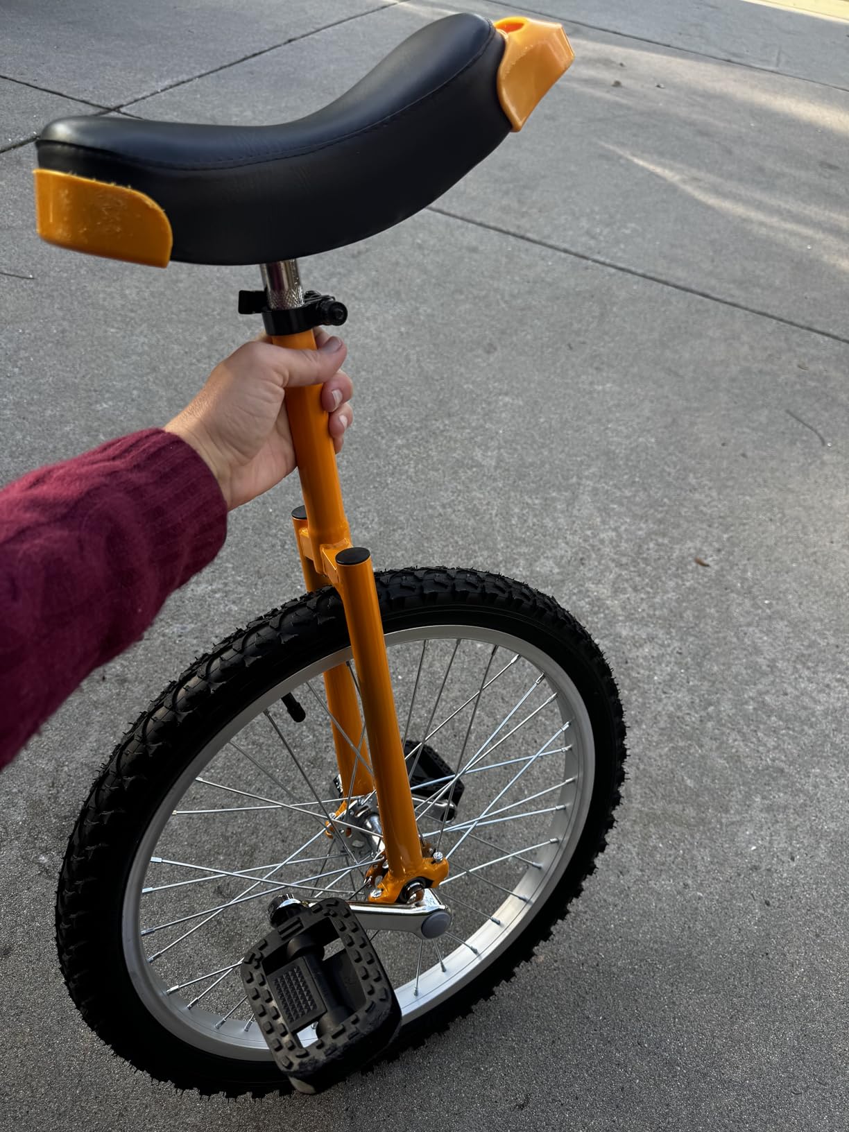 DYNAMI Unicycle with Excellent Steel Frame, Leakproof Tire, Adjustable Height, Curved PU Seat, Mute Bearing, Anti-Slip Designs, for Outdoor Sports Fitness Exercise customer photo 2