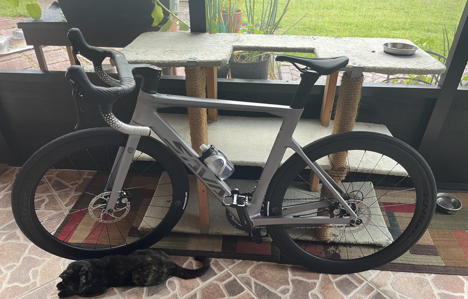 SAVADECK A7L Carbon Road Bike, T800 Carbon Fiber Frame 700C Racing Bicycle with Shimano 105 R7100 24 Speed Groupset and Hydraulic Disc Brake customer photo 2