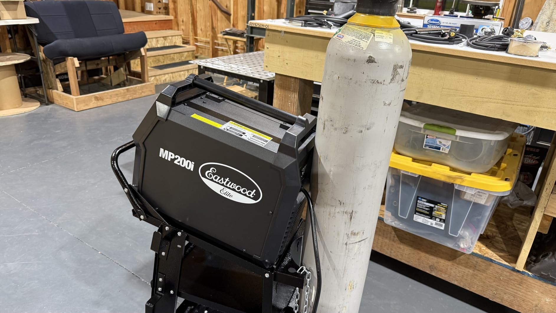 VEVOR Welding Cart, 2 Drawers Welder Cart Heavy Duty with Anti-Theft Lockable Cabinet, 350LBS Static Weight Capacity, 360° Swivel Wheels, Tank Storage Safety Chains for MIG TIG Welder, Plasma Cutter customer photo 1