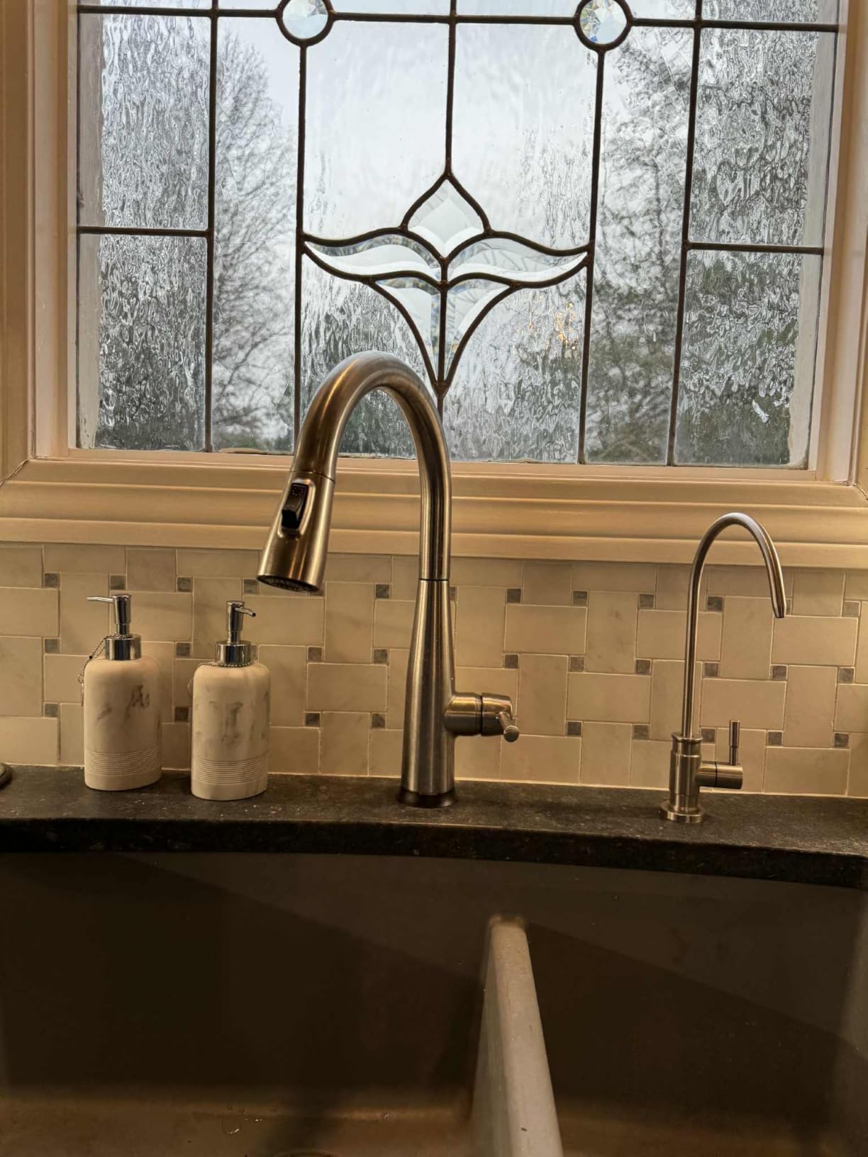 Delta Essa Touchless Kitchen Faucet with Touch Technology, Brushed Gold Kitchen Sink Faucet with Pull Down Sprayer, Single Hole, Champagne Bronze 9113TL-CZ-DST customer photo 1