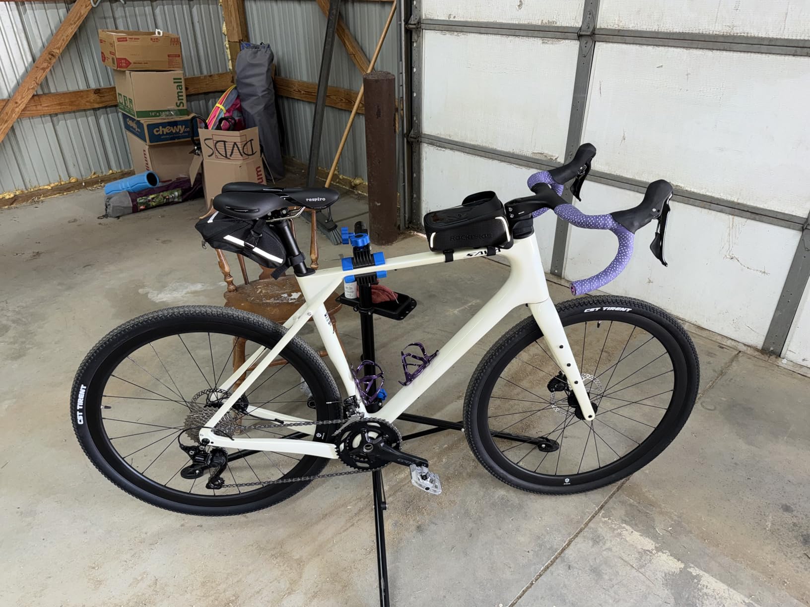 SAVADECK Carbon Gravel Bike - T800 Carbon Frame & Fork, Shimano GRX400 20-Speed Groupset, Hydraulic Disc Brakes, 700C x 40mm Tires customer photo 2
