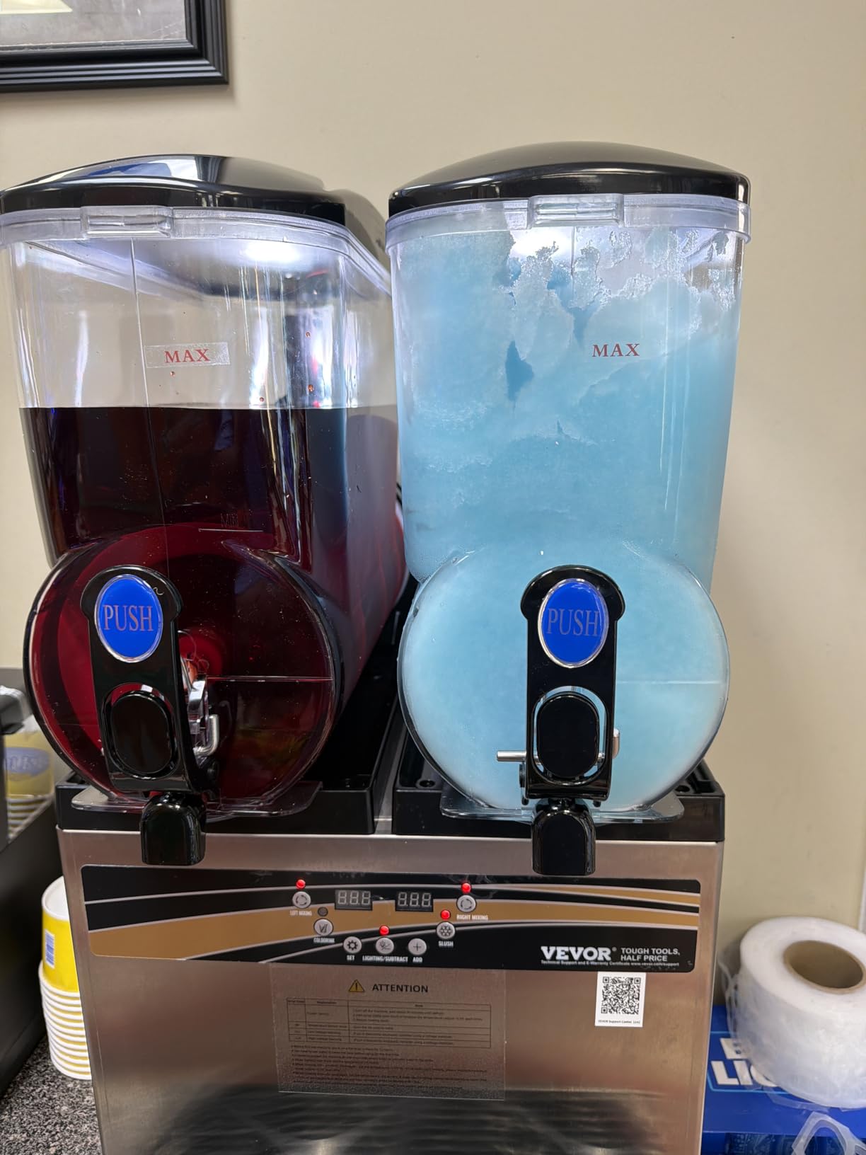 VEVOR Commercial Slushie Machine 15Lx3 Triple Tank Margarita Drink 180 Cups, Stainless Steel Smoothie Frozen Drink Maker with Automatic Cleaning & Independent Control customer photo 2