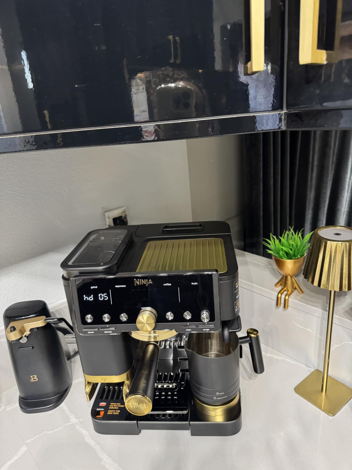 Ninja Luxe Café Pro Series, Espresso, Cold Brew, Hot Water, ES701 | Drip Coffee, Integrated Tamper, Built-in Grinder, Hands-Free Frother for Cappuccinos, Lattes, Americanos, Dairy or Non-Dairy customer photo 2
