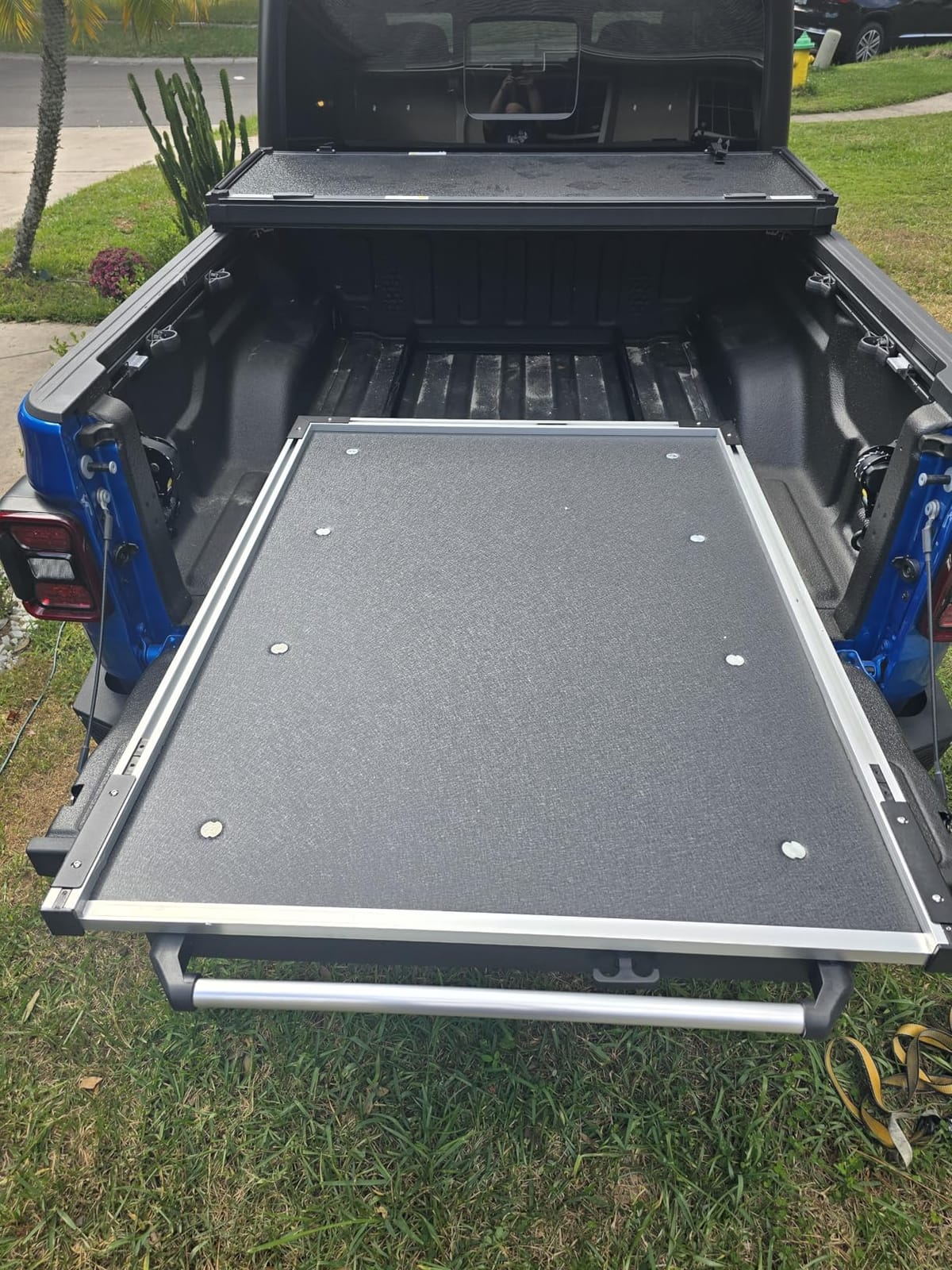 VEVOR Sliding Truck Bed Organizer, 65 x 48-Inch Heavy Duty Truck Bed Storage Drawer with 1000 lbs Capacity, Features 6 Movable Rings for Securing, 2-Postion Slide Out Tray for Pickup Trucks, Black customer photo 1