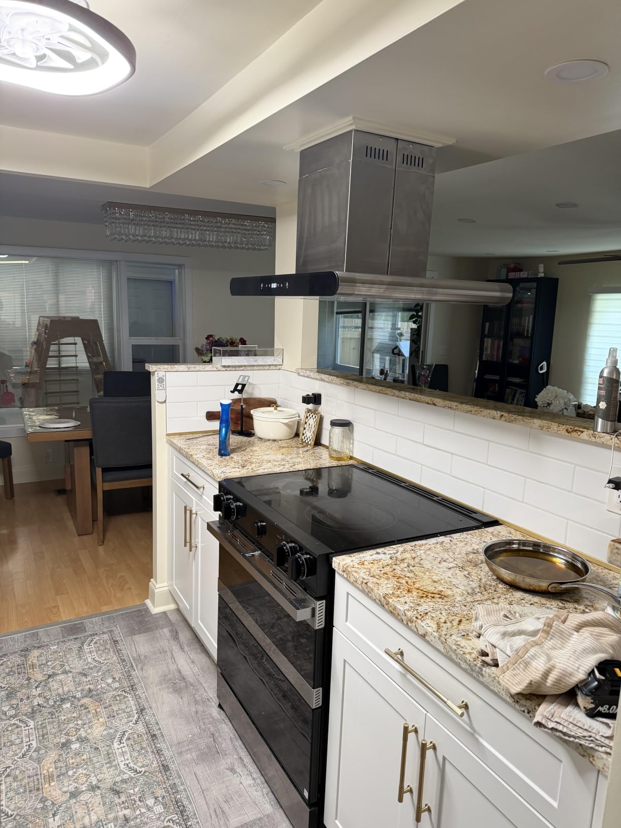 Tiesay Island Range Hood 36 Inch, 700 CFM kitchen Hood with Dual-Sided Touch/Gesture/Remote Control, Ceiling Mount, Convertible Ducted/Ductless, 3-Speed Fan, 3 Stainless Steel Baffle Filters customer photo 1