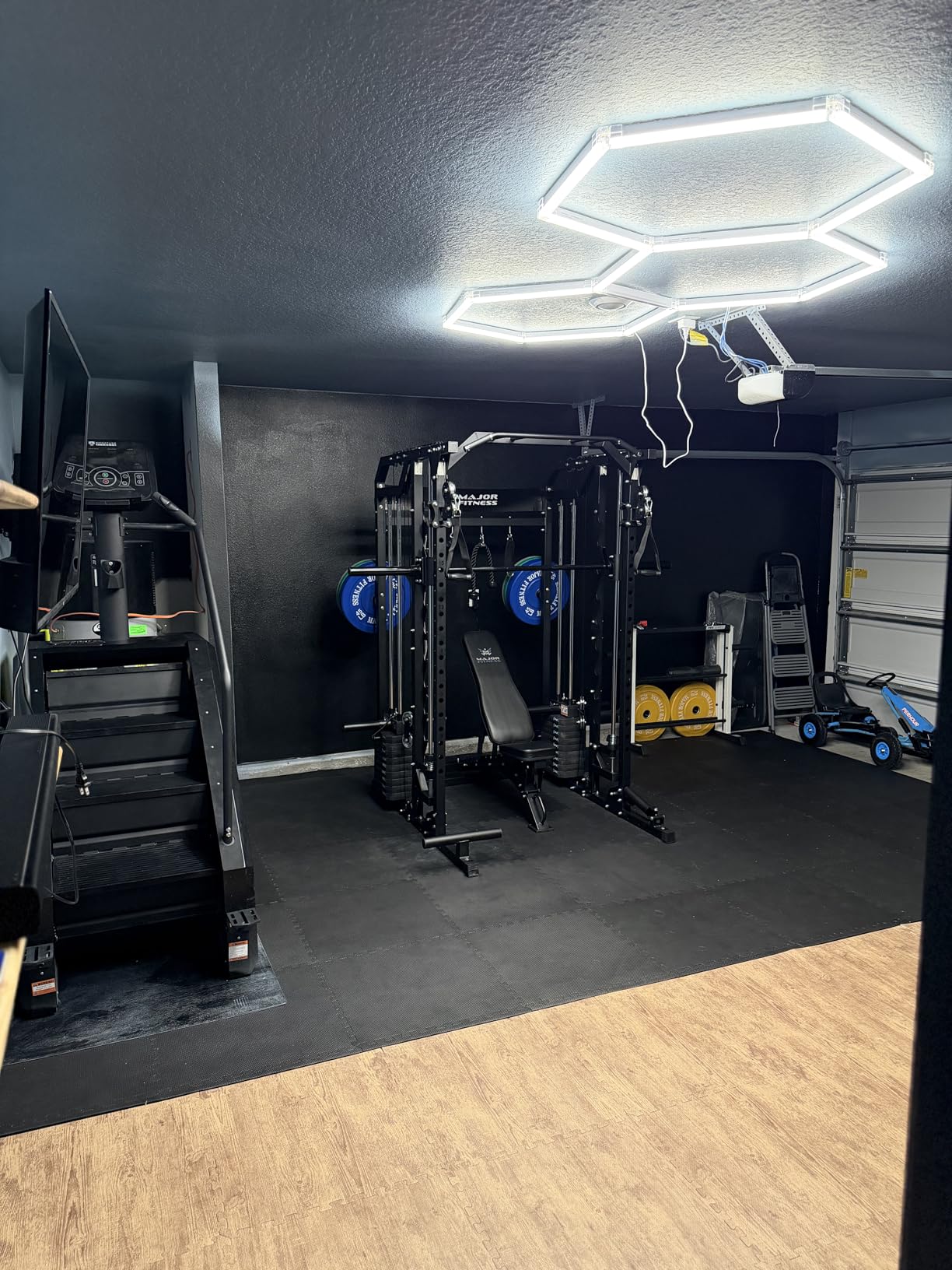 Drone2 Advanced Training Smith Machines - All-in-One Home Gym Squat Rack with Aluminum Pulley Set, Weight Bar, Dual LAT Pull-Down Systems & Cable Crossover Machine for Full-Body Workouts customer photo 1