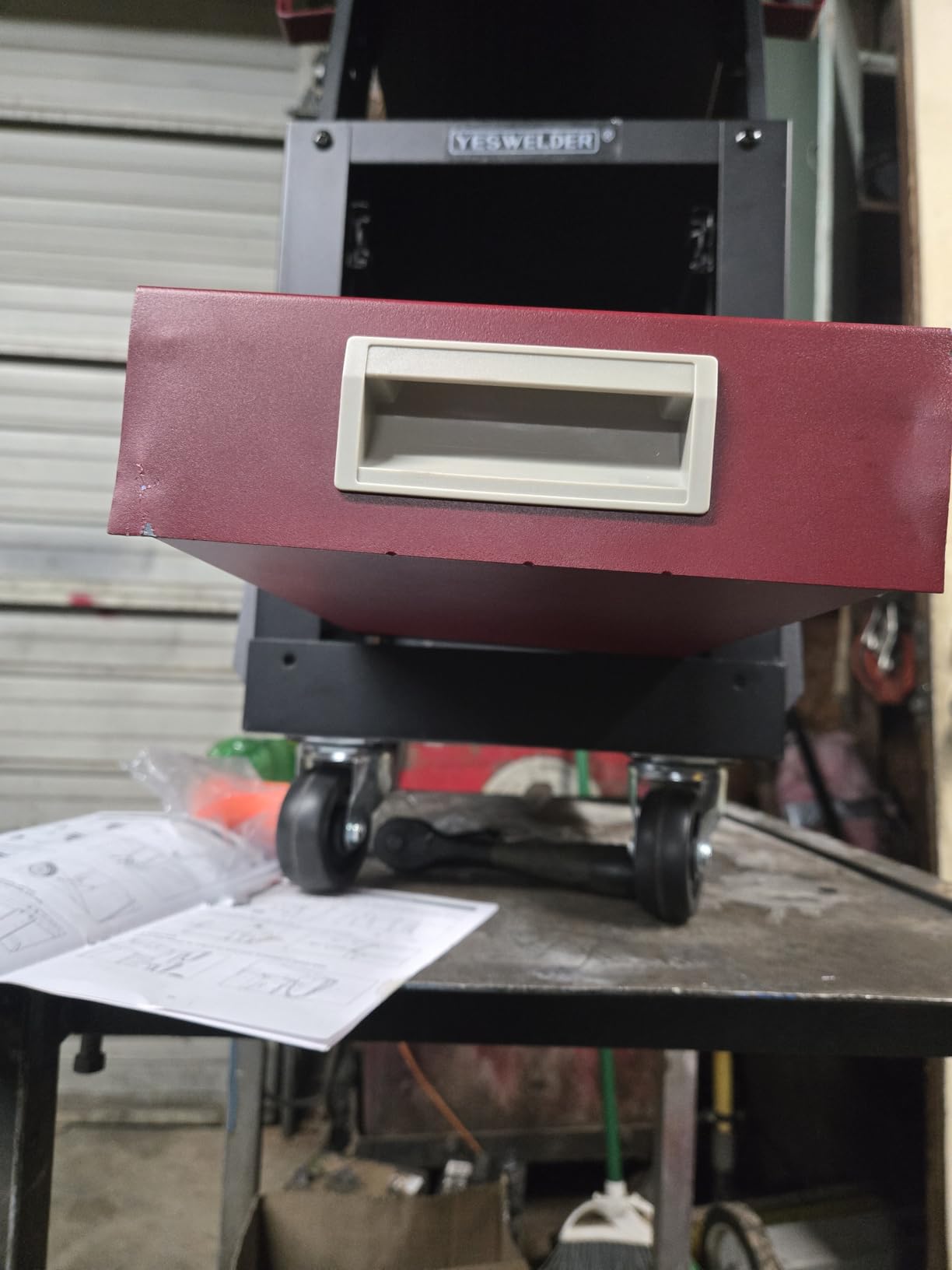 YESWELDER Welding Cart with 4 Red Drawers, Dual Cylinder Slots, 245 lb | Custom Steel-Plate Frame with Rust-Resistant Paint, 360° Swivel Casters, with Stainless Steel Safety Chains customer photo 1