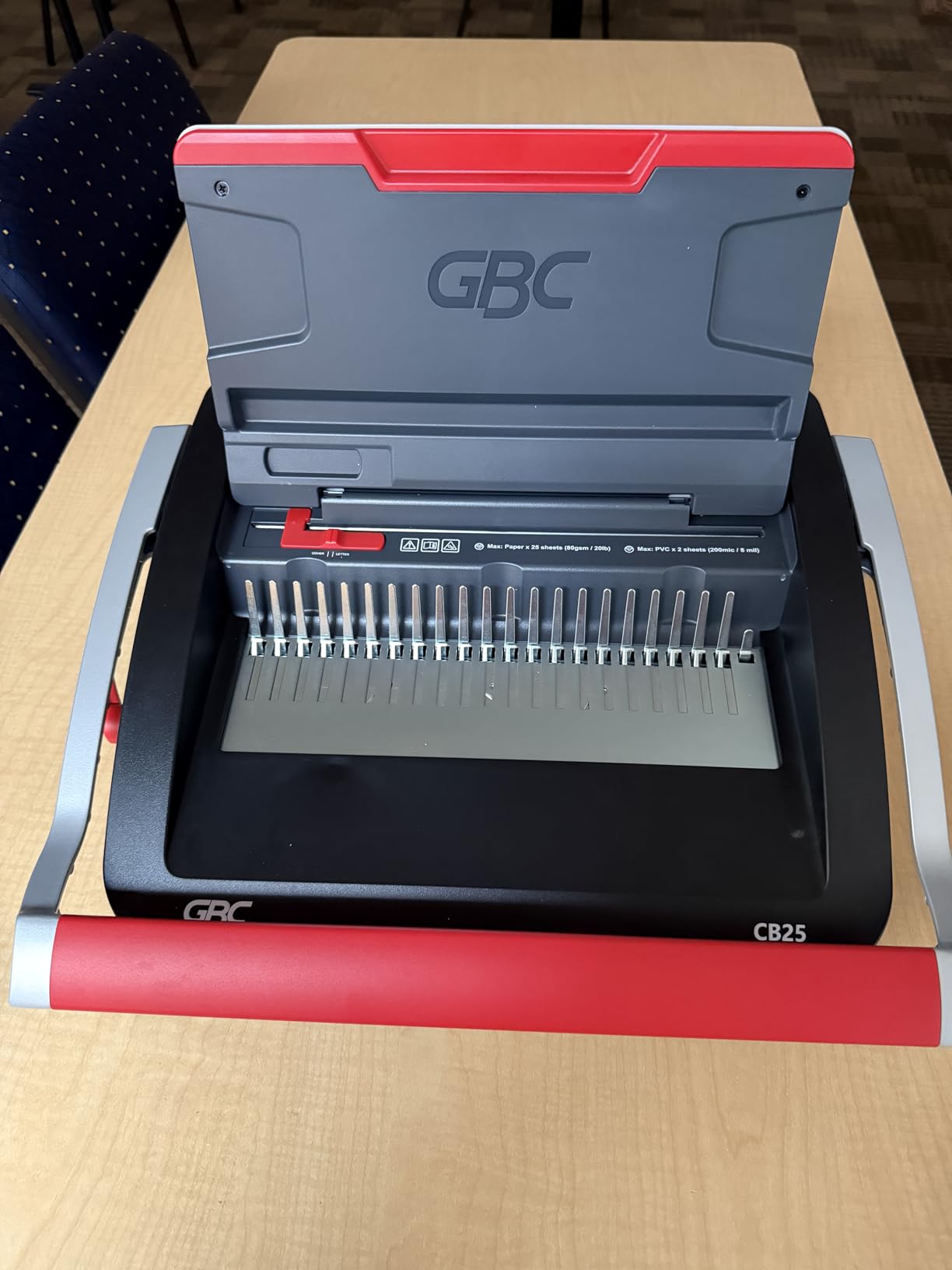 GBC Binding Machine, CB25 CombBind Punch and Bind Machine, Punches 25 Sheets, Binds 500 Sheets (WSM200026) customer photo 1