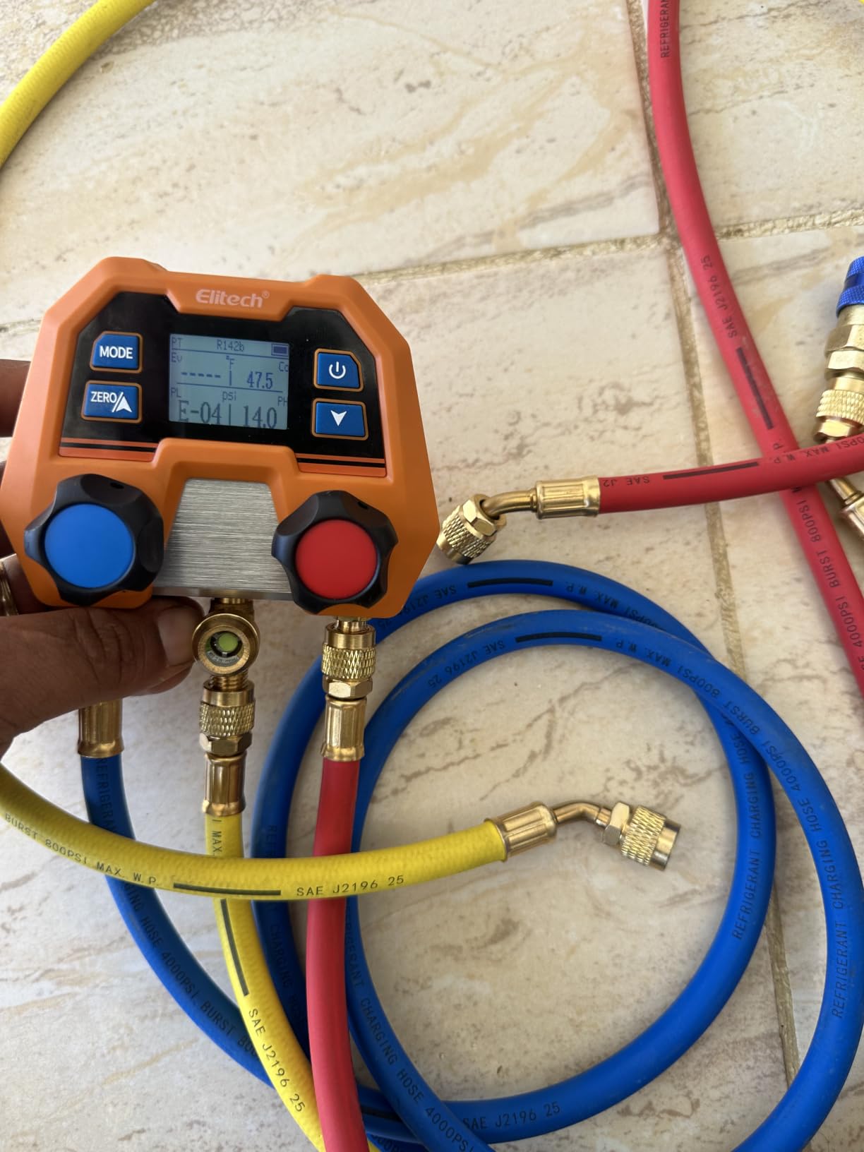 Elitech HVAC Digital Manifold Gauge Set DMG-2SE with Hoses & R410A Adapters, 88 Refrigerants, plus/minus 1% FS Accuracy, P/T Calculation, Evap & Cond Temp, HVAC/R & Automotive AC Applications customer photo 1