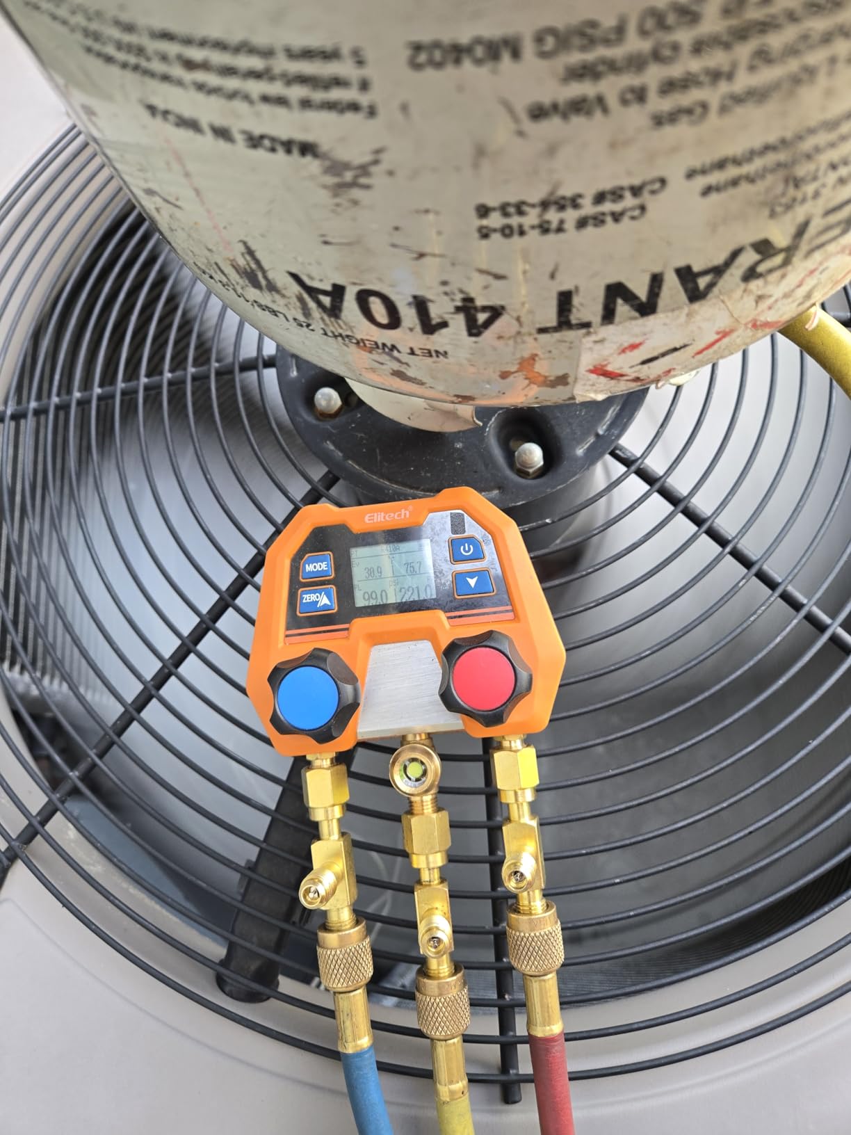 Elitech HVAC Digital Manifold Gauge Set DMG-2SE with Hoses & R410A Adapters, 88 Refrigerants, plus/minus 1% FS Accuracy, P/T Calculation, Evap & Cond Temp, HVAC/R & Automotive AC Applications customer photo 2