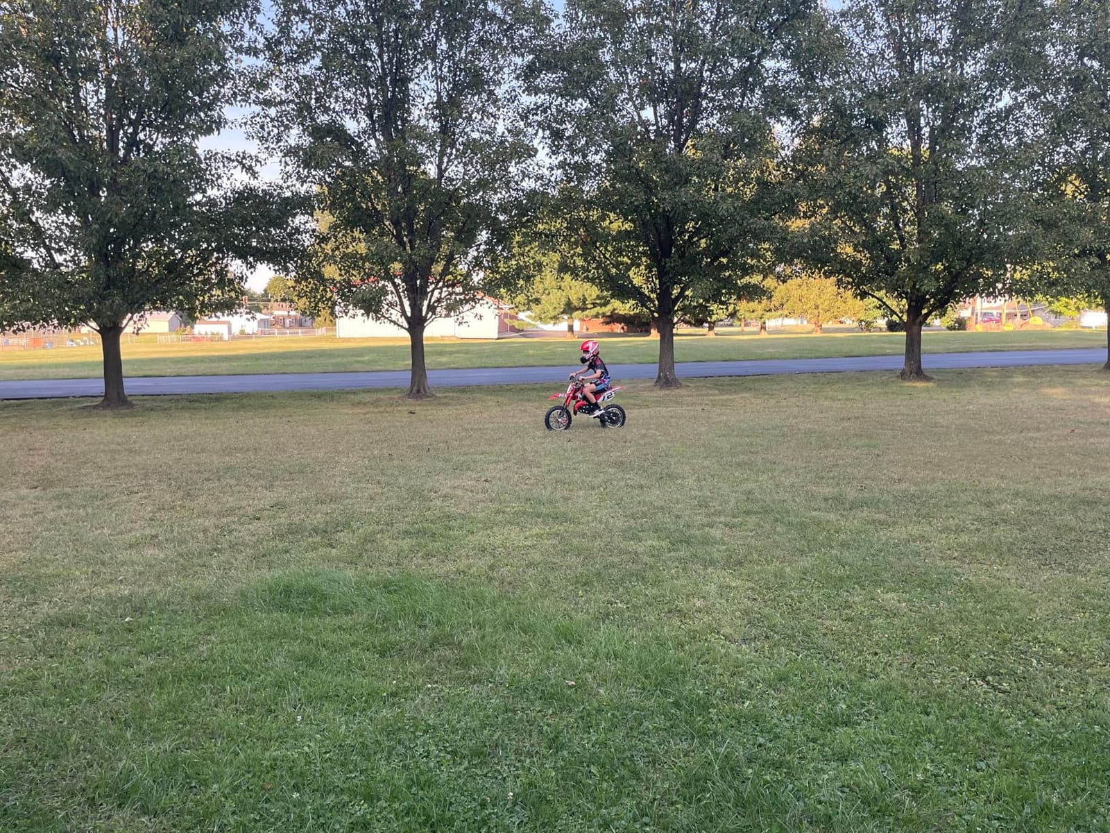 Kids Dirt Bike 50cc Gas Powered 2-Stroke, Mini Dirt Bike with Inverted Front Fork, Dual Hydraulic Disc Brakes, 24 MPH Max Speed, 19 Mile Range, Easy Pull Start, Off Road Pit Bike for Kids, Red customer photo 2