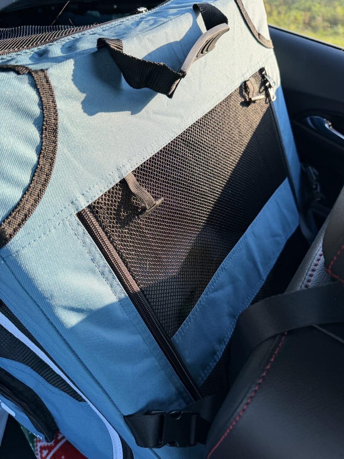 Snagle Paw Portable Dog Crate for Car Travel,Metal Frame Pet Crate,Pet Carrier for Car Back Seat Secures with Headrest Strap and Seatbelt,M customer photo 1
