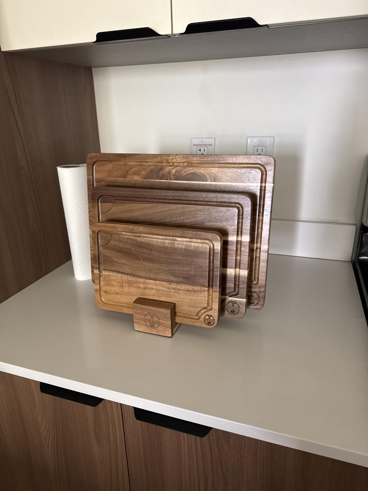 Pre-Oiled, Non Toxic 3-Piece Acacia Cutting Board Set with Stand, FSC Certified Wooden Chopping Boards, Includes 3.4 fl oz Chopping Board Oil, 3 Wood Carving Boards for Home, BBQ Kitchen, Deer & Oak customer photo 2