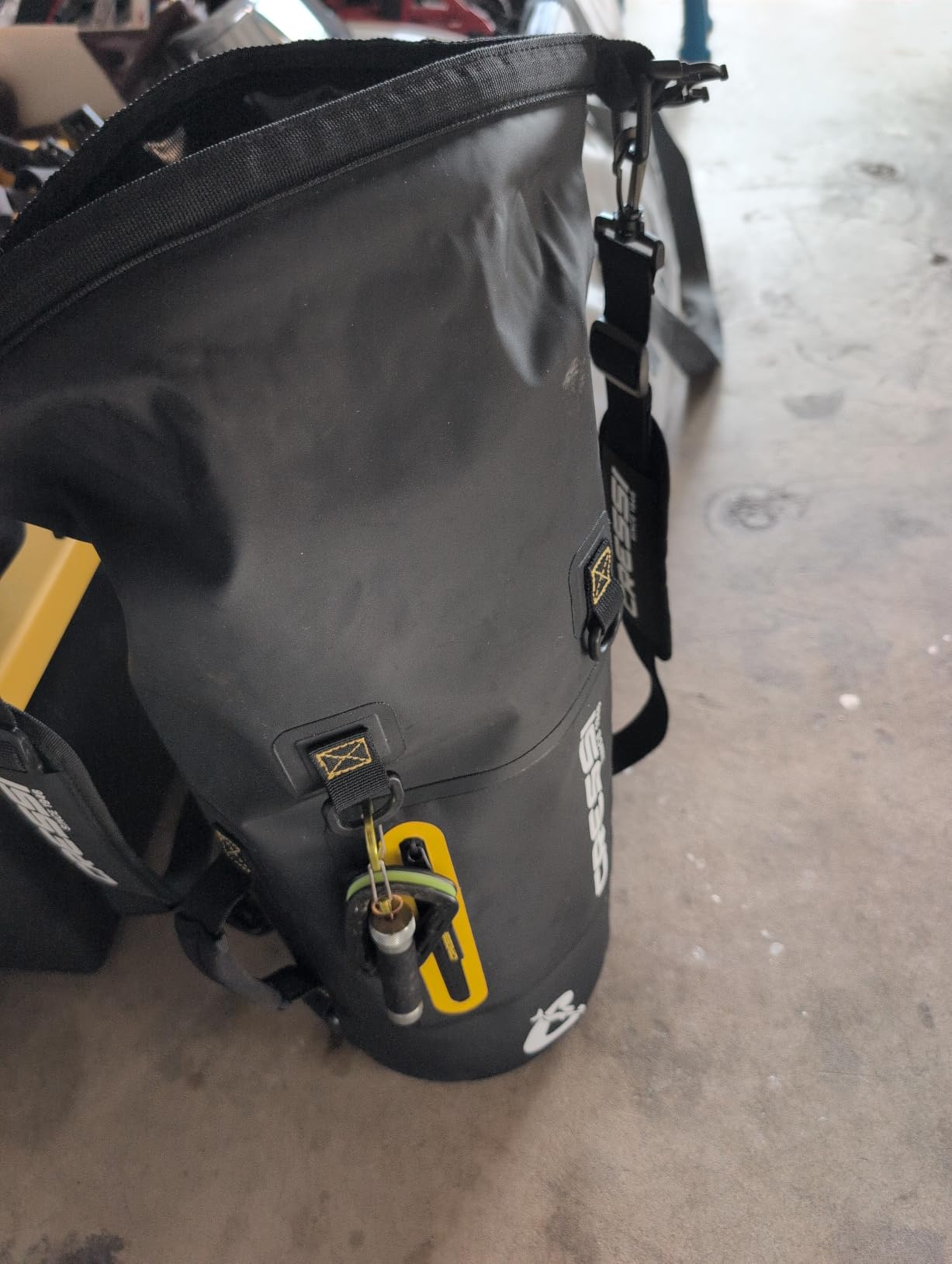 Cressi Ocelot Dry Bag - Water-Resistant Gear Protection with Carry Straps for Swim and Outdoor Activities - Designed in Italy customer photo 1