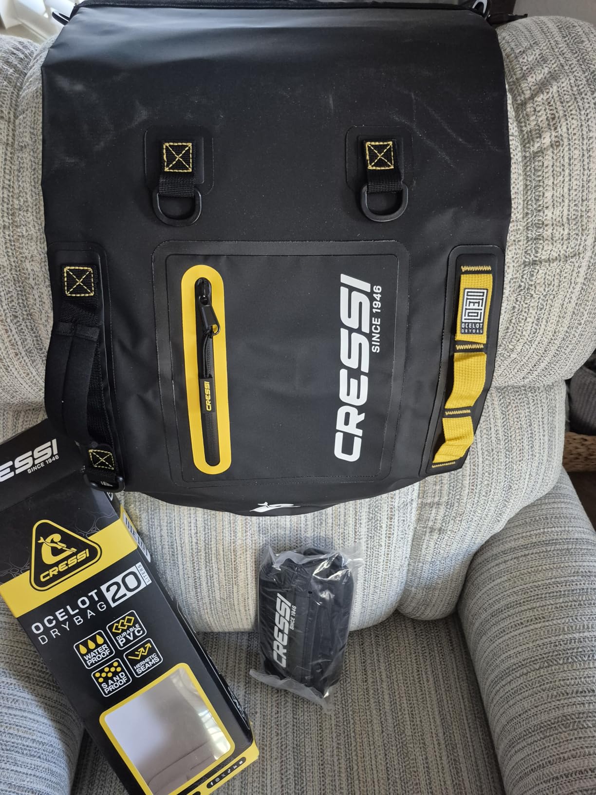 Cressi Ocelot Dry Bag - Water-Resistant Gear Protection with Carry Straps for Swim and Outdoor Activities - Designed in Italy customer photo 2