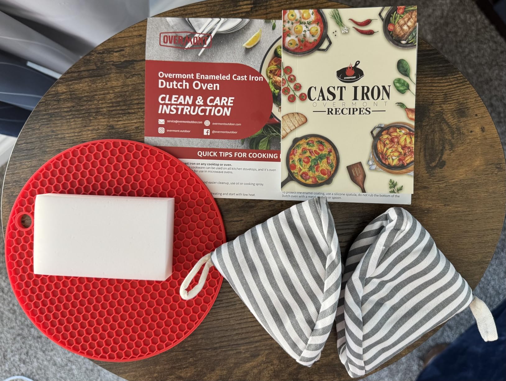 Overmont Enameled Cast Iron Dutch Oven - 5.5QT Pot with Wide Handles Lid Cookbook & Cotton Potholders - Heavy-Duty Pre-Seasoned Cookware Oven Safe to 500°F for Braising, Stews, Roasting, Sourdough Baking customer photo 1