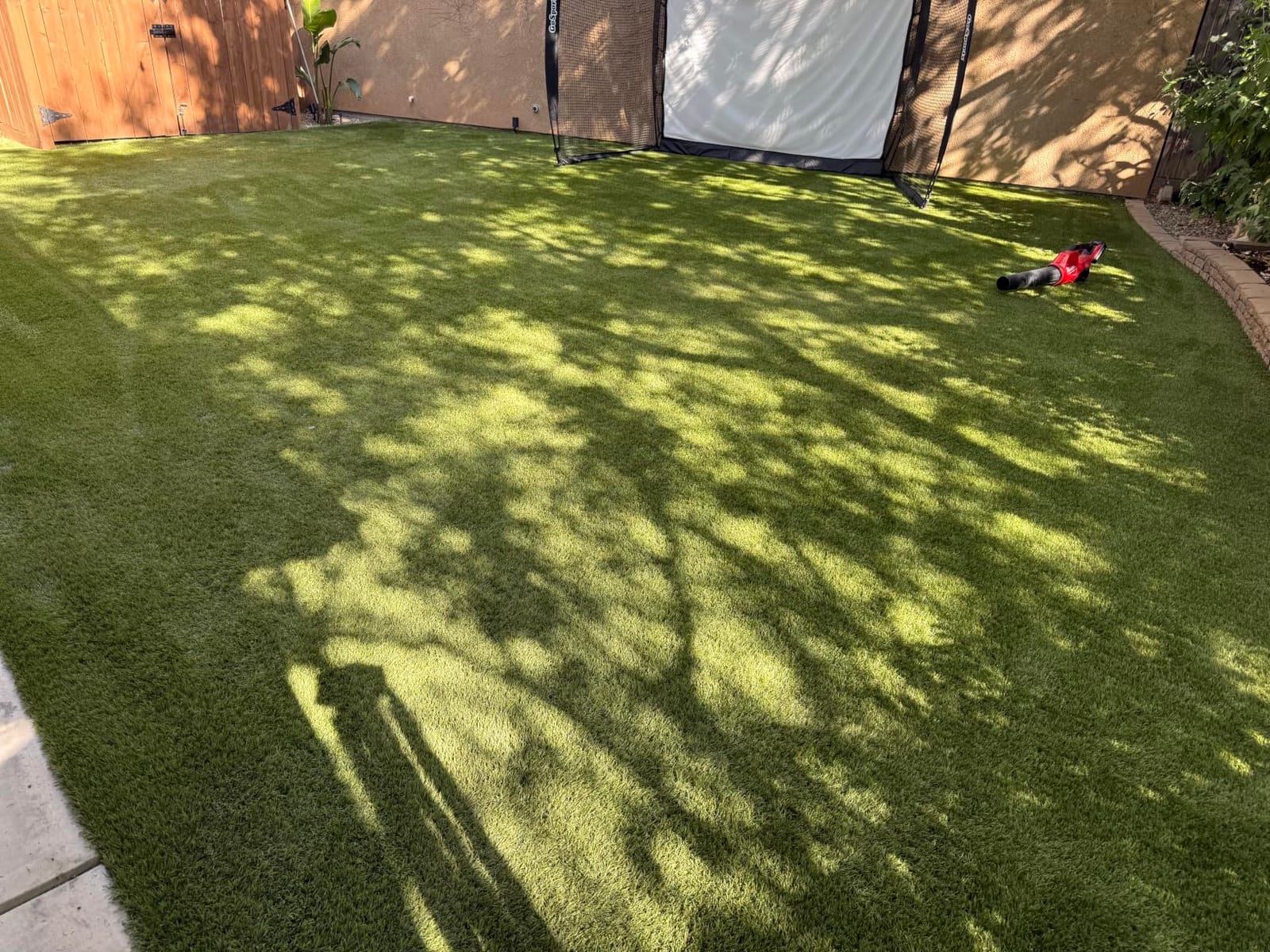 Electric Artificial Turf Sweeper Vacuum Artificial Grass Cleaner Machine, 16