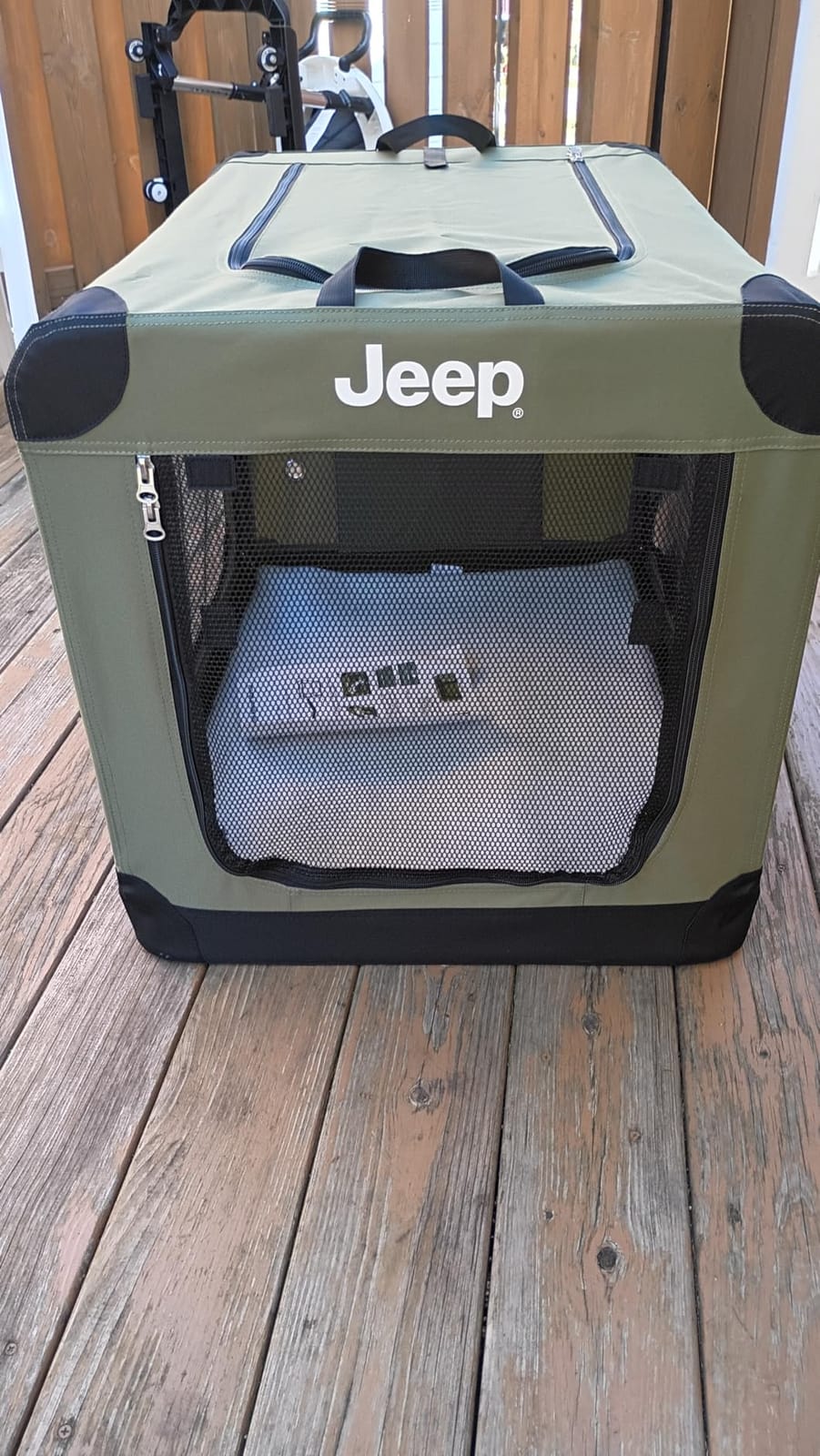 Jeep Portable Travel Crate for Dogs (Rugged Green) Easy Collapsible Soft Sided Kennel Carrier for Pets with Fleece Pad - Gifts for Jeep Owners (32 x 23 x 23 inch - Large) customer photo 2