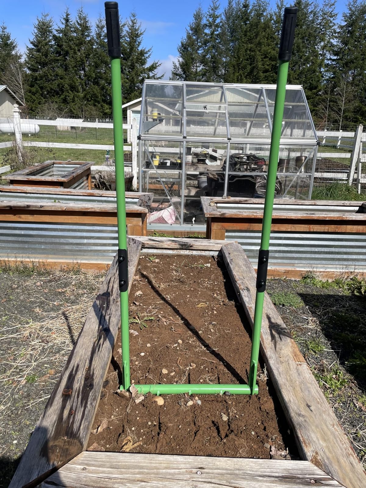 56'' Heavy Duty Broadfork for All the Soils, Unbreakable Pitchfork, 5 Sharp Cambered 11'' Tines Bord Fork Garden Tool, Ergonomic Handles, Good Package, Easy Assembly, Cultivator & Tiller, Green. customer photo 1