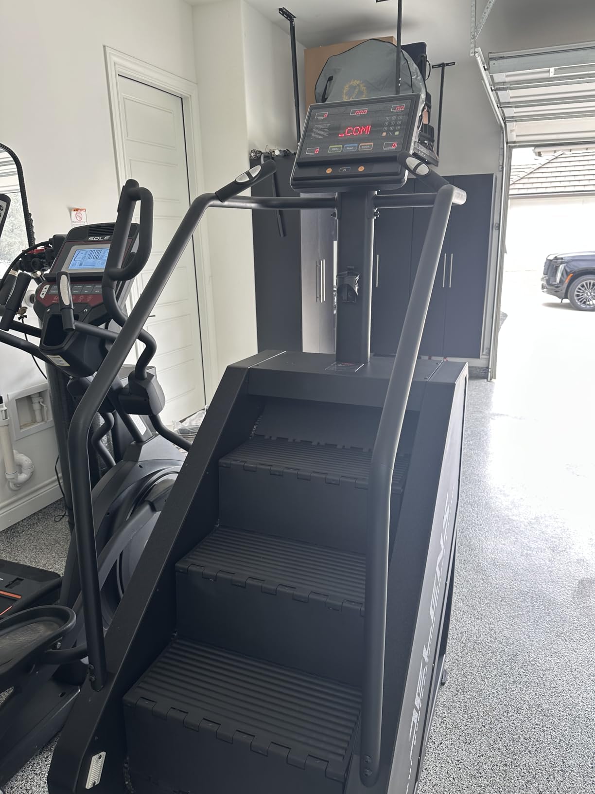 Stair Stepper Machine with LED Screen, 550 LBS Commercial Grade Stairmaster Machine, Stair Climber with 15 Resistance Levels, 24-163 Steps/Minute customer photo 1
